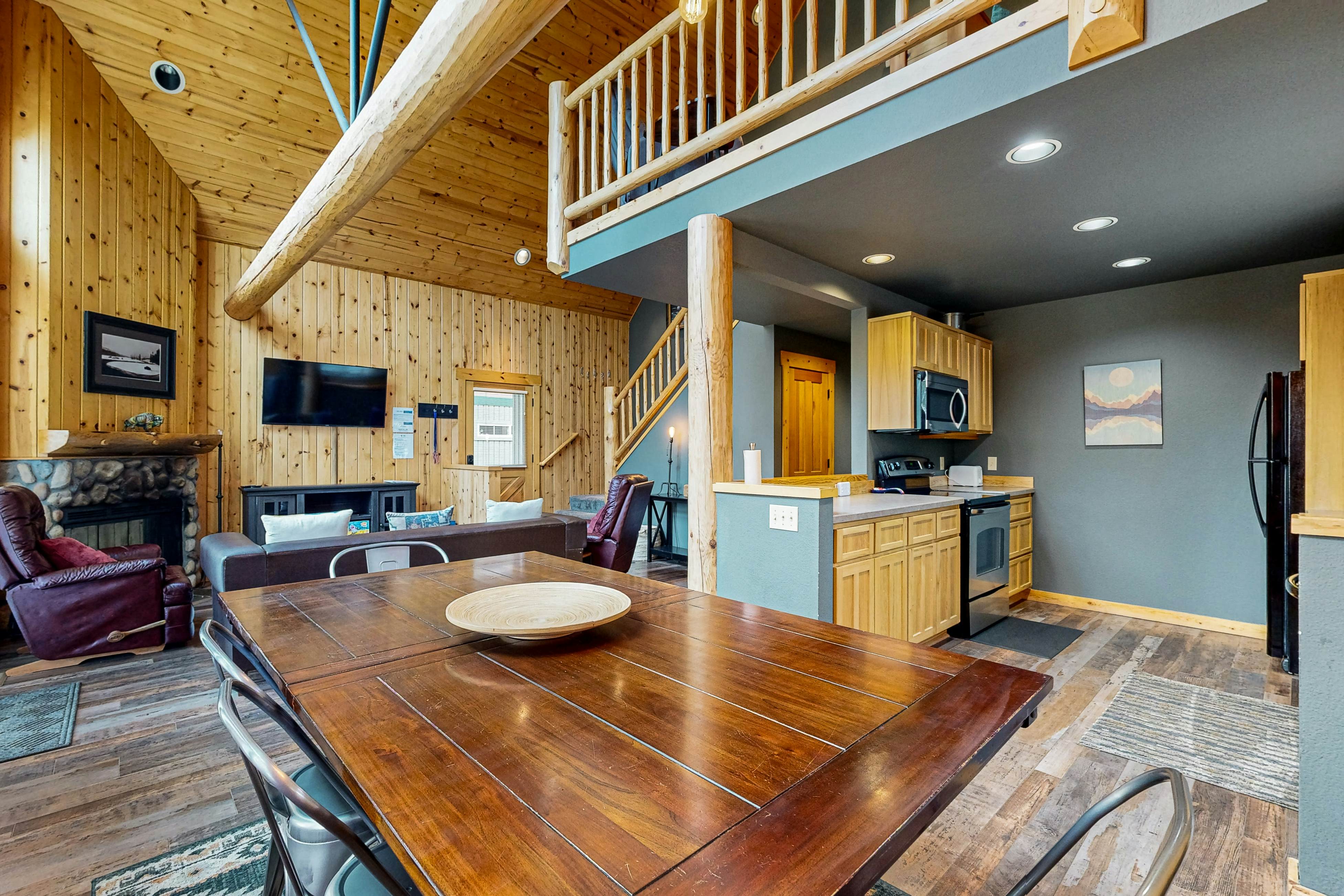 Eagle Crest Elegance