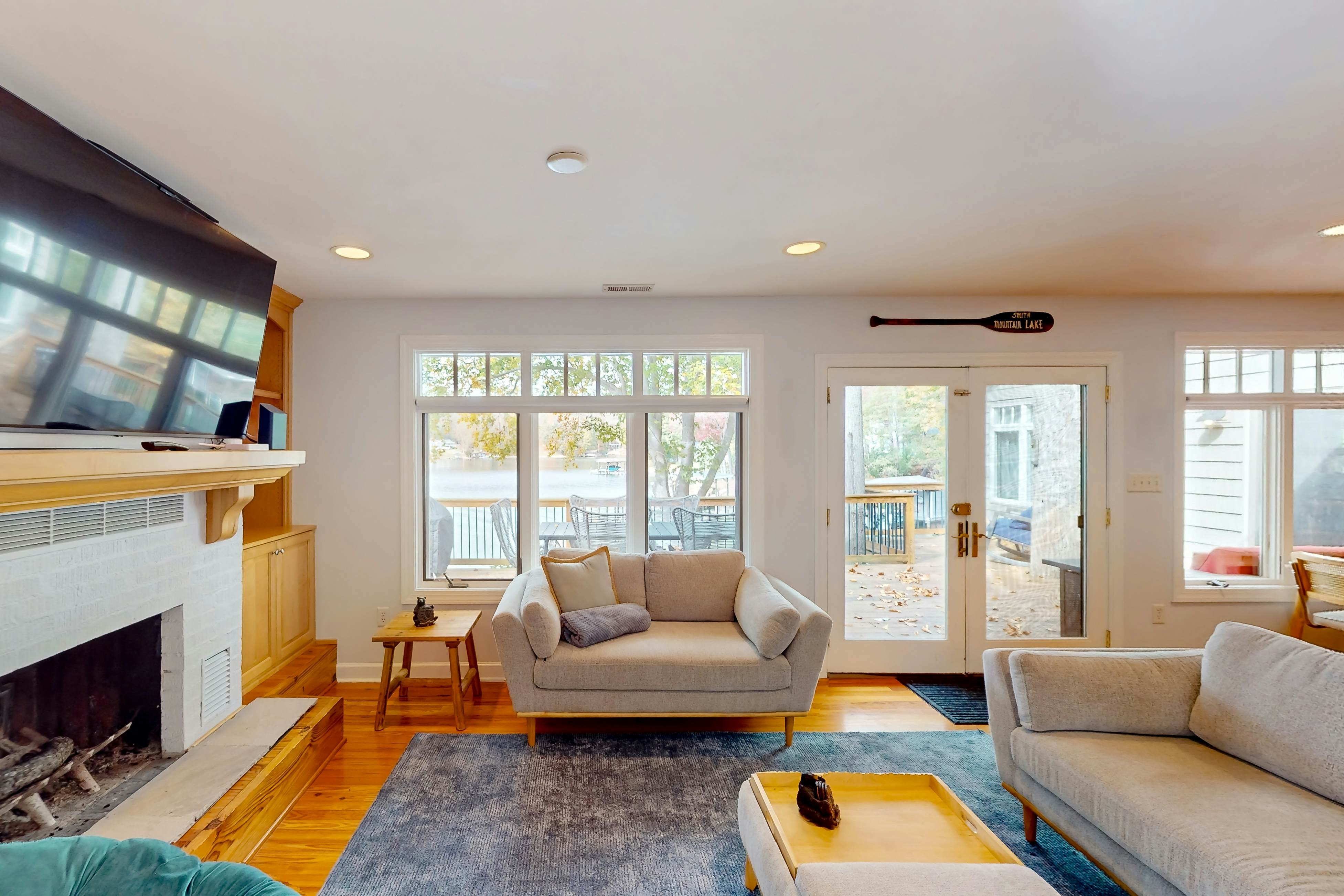 Bears Den at Acorn Dr