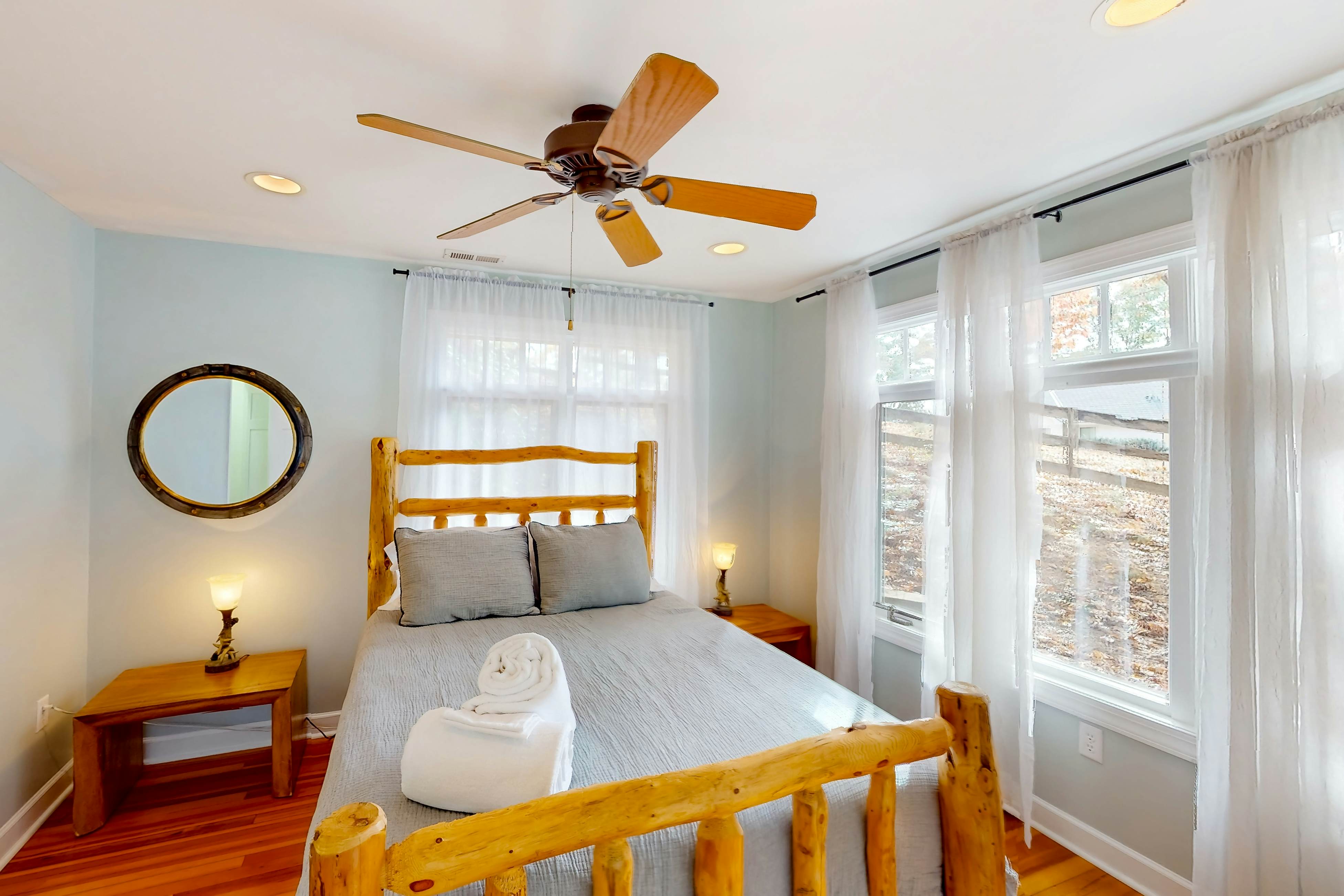 Bears Den at Acorn Dr