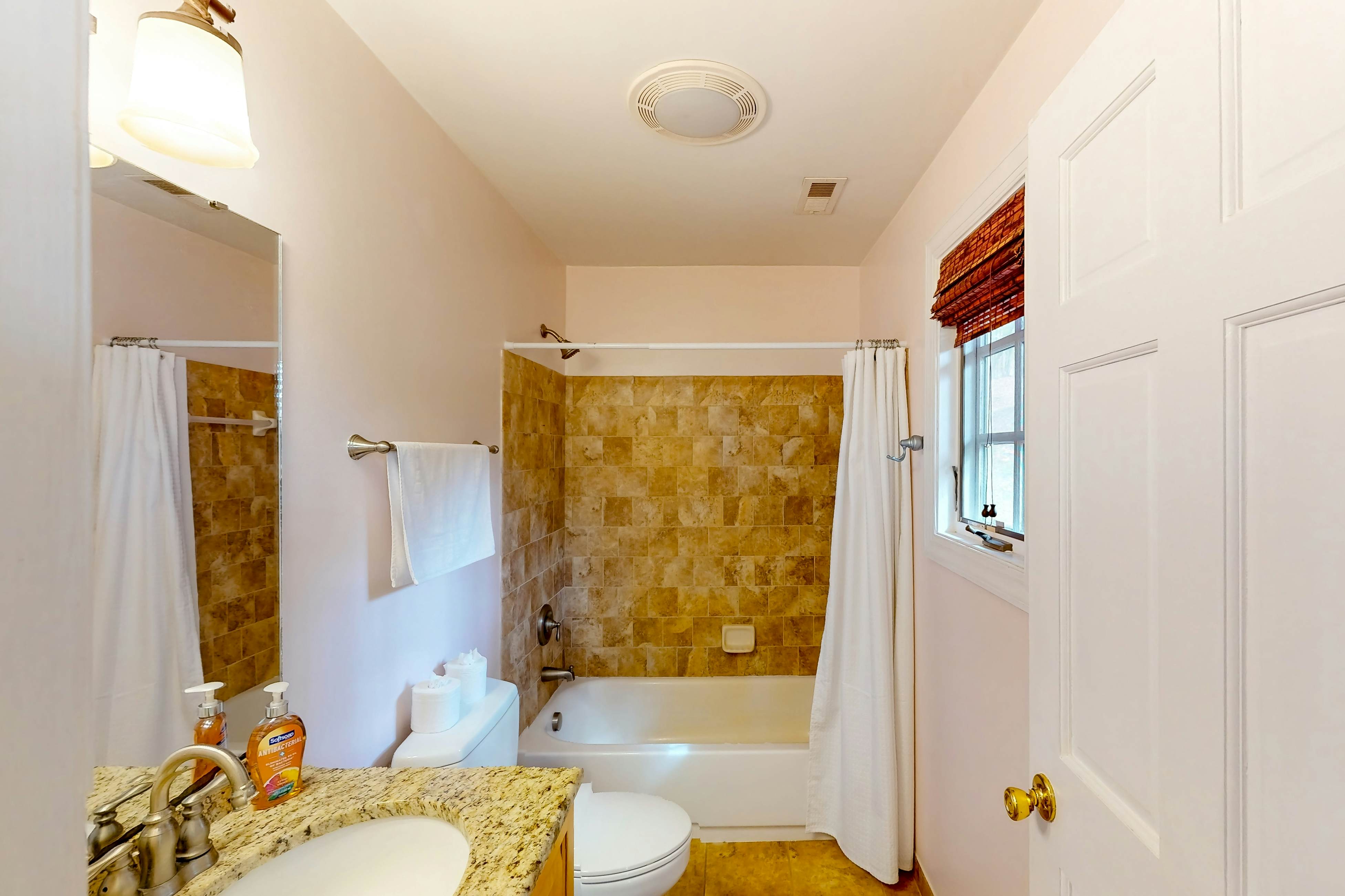 Bears Den at Acorn Dr