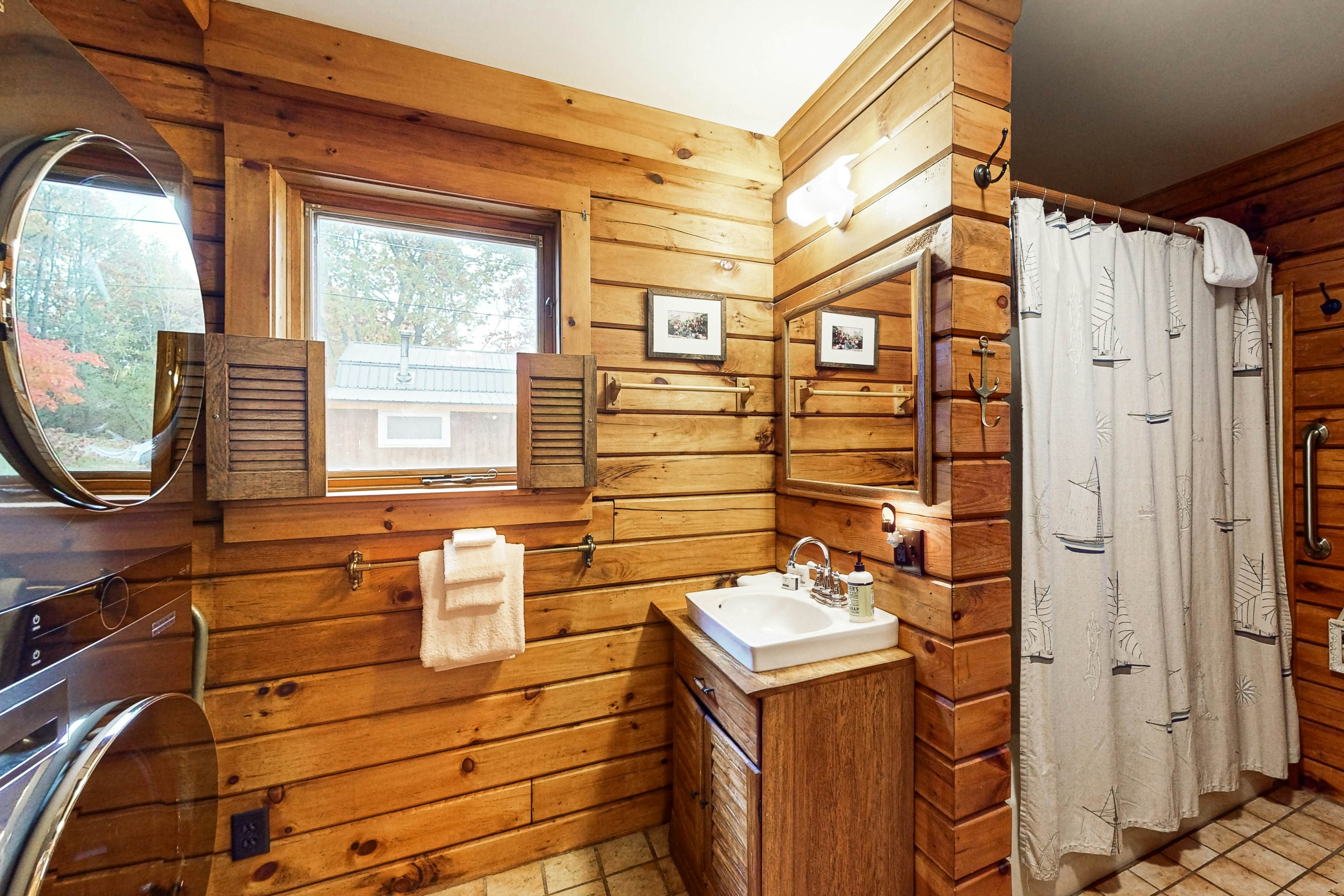 Seneca Lake Log Cabin