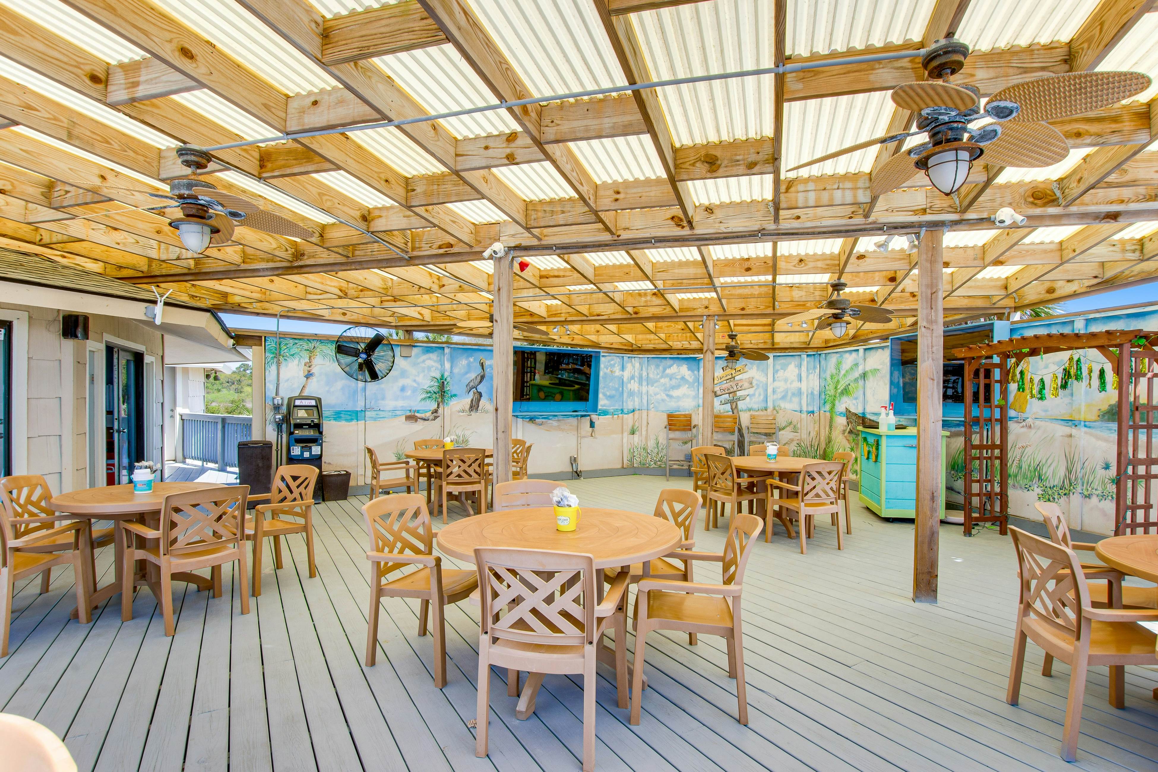 HH Beach & Tennis 144AR