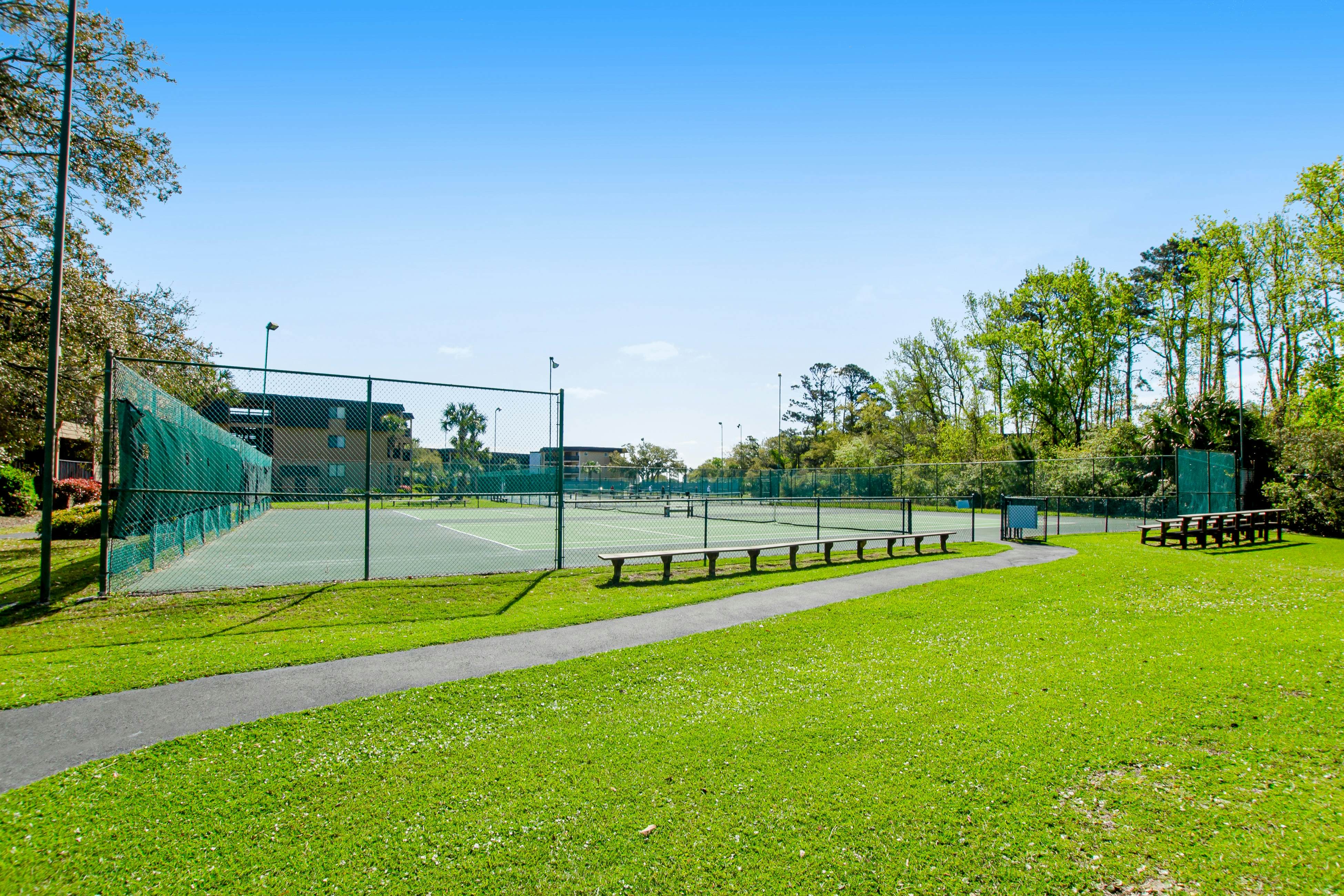 HH Beach & Tennis 144AR