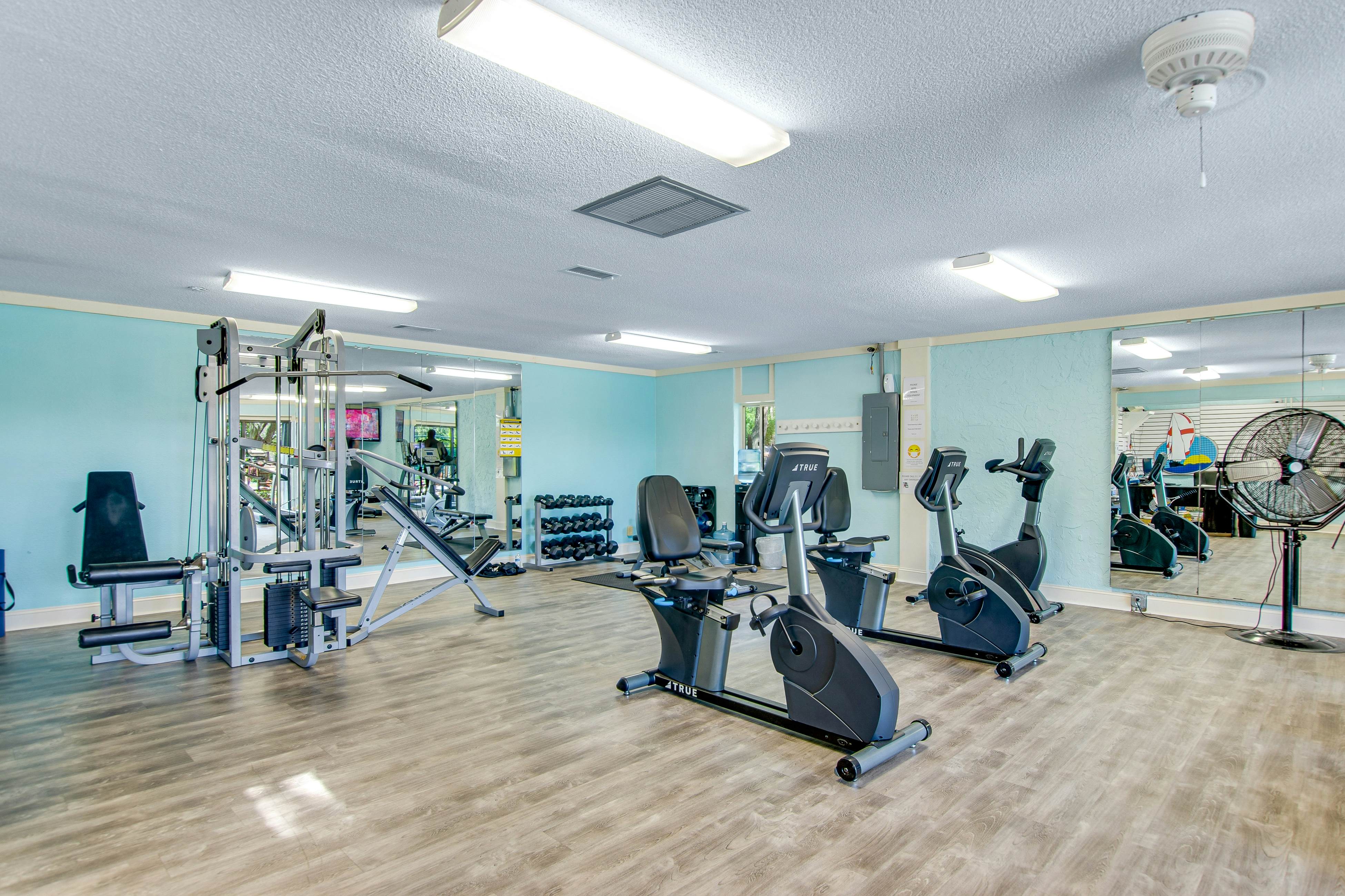 HH Beach & Tennis 144AR