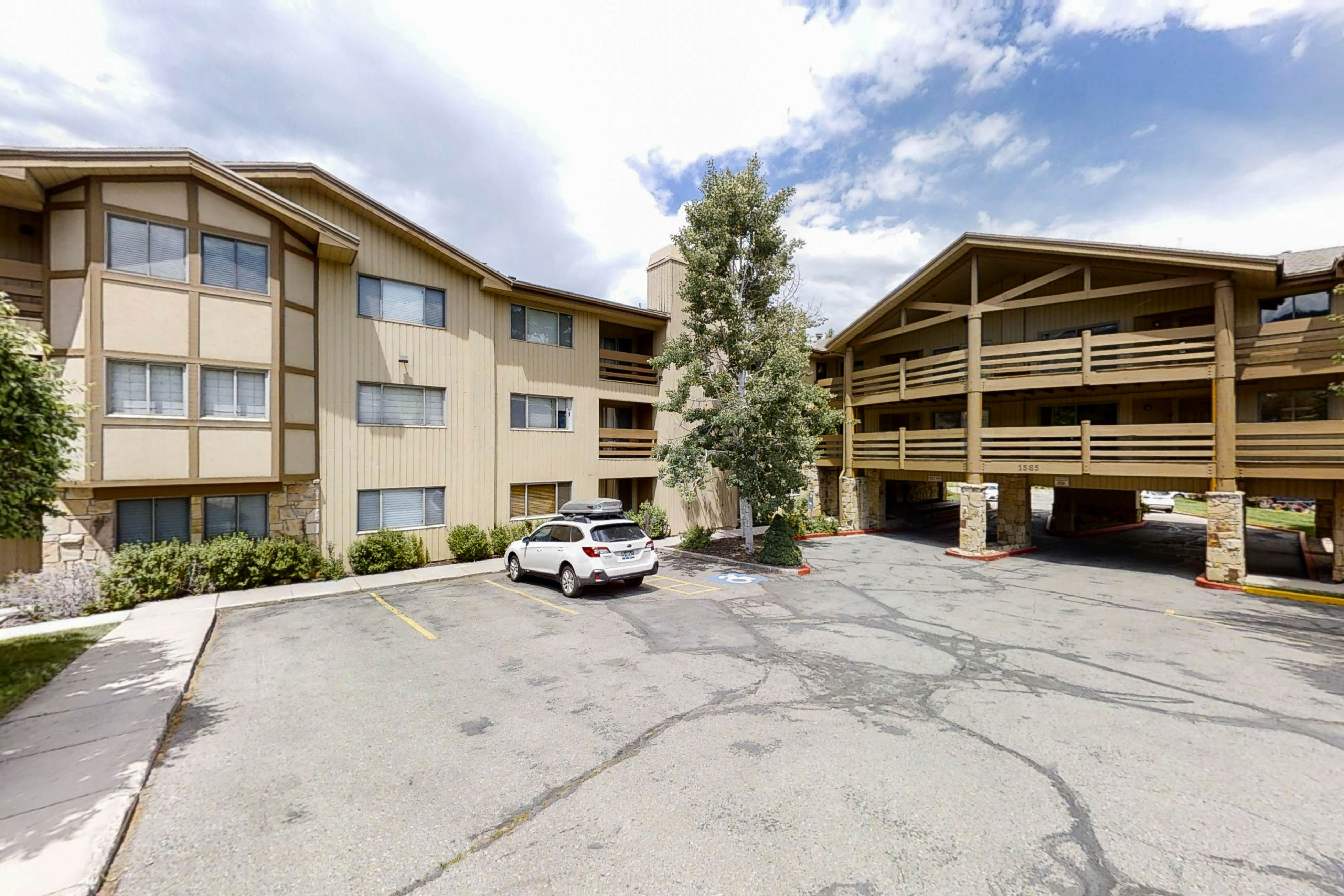 All Seasons Condominiums 103