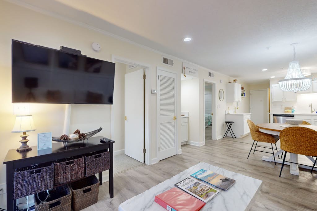 Newly Renovated Villa at The Spa on Port Royal Sound - Private Quiet Beach — Hilton Head, SC — vacation rental