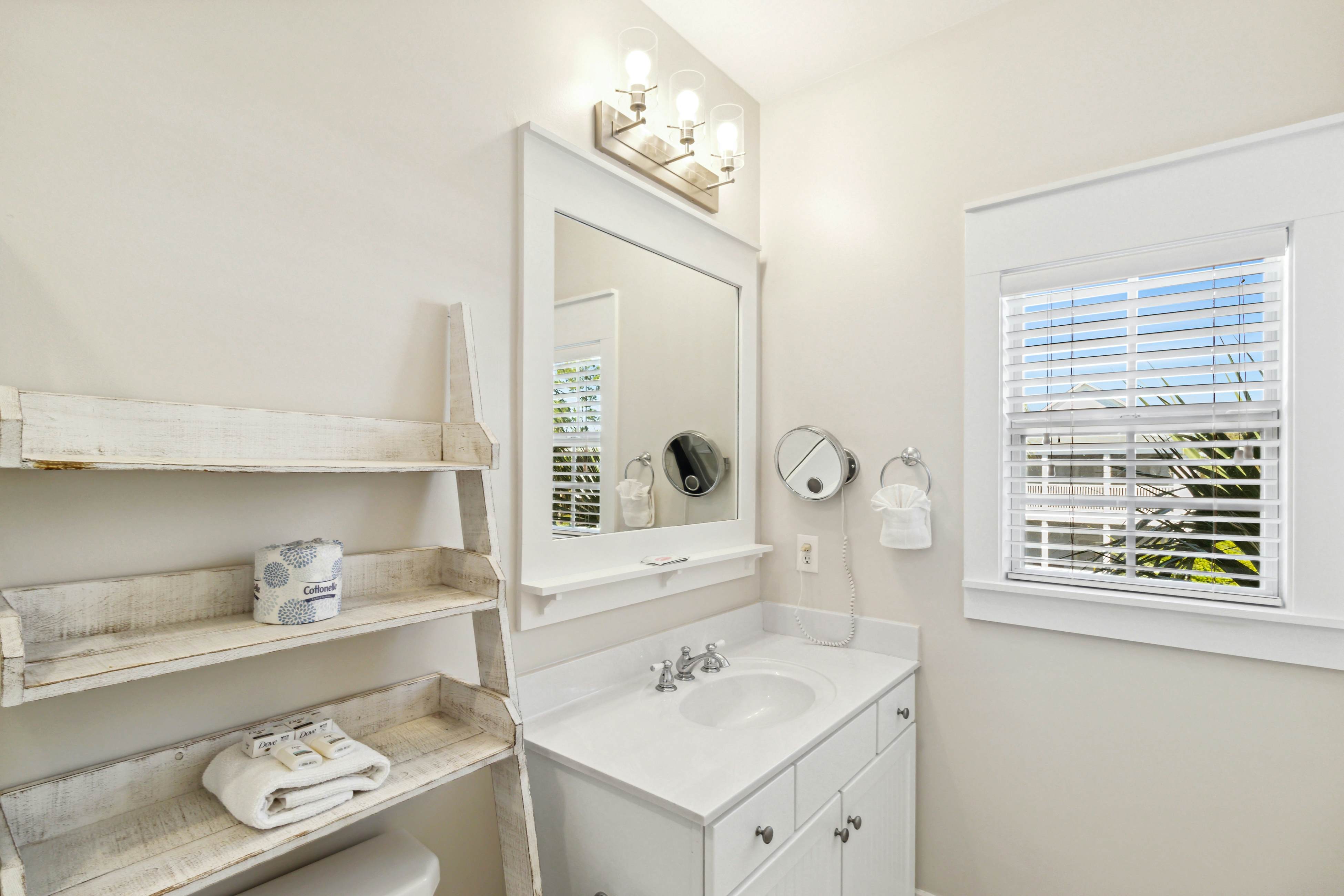 Barefoot Cottages #B8 Jasmine by the Bay