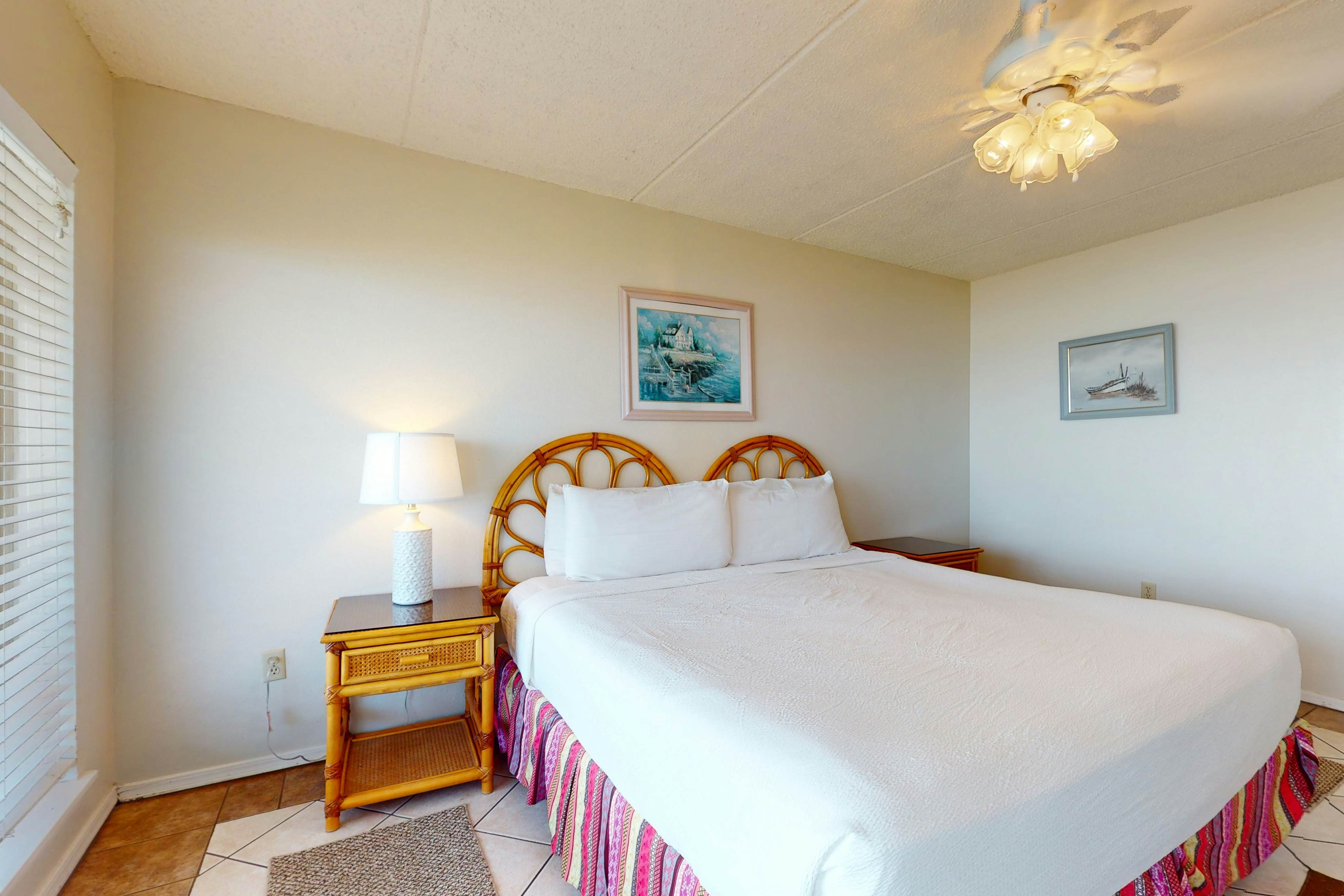 Suntide II Condominiums #305