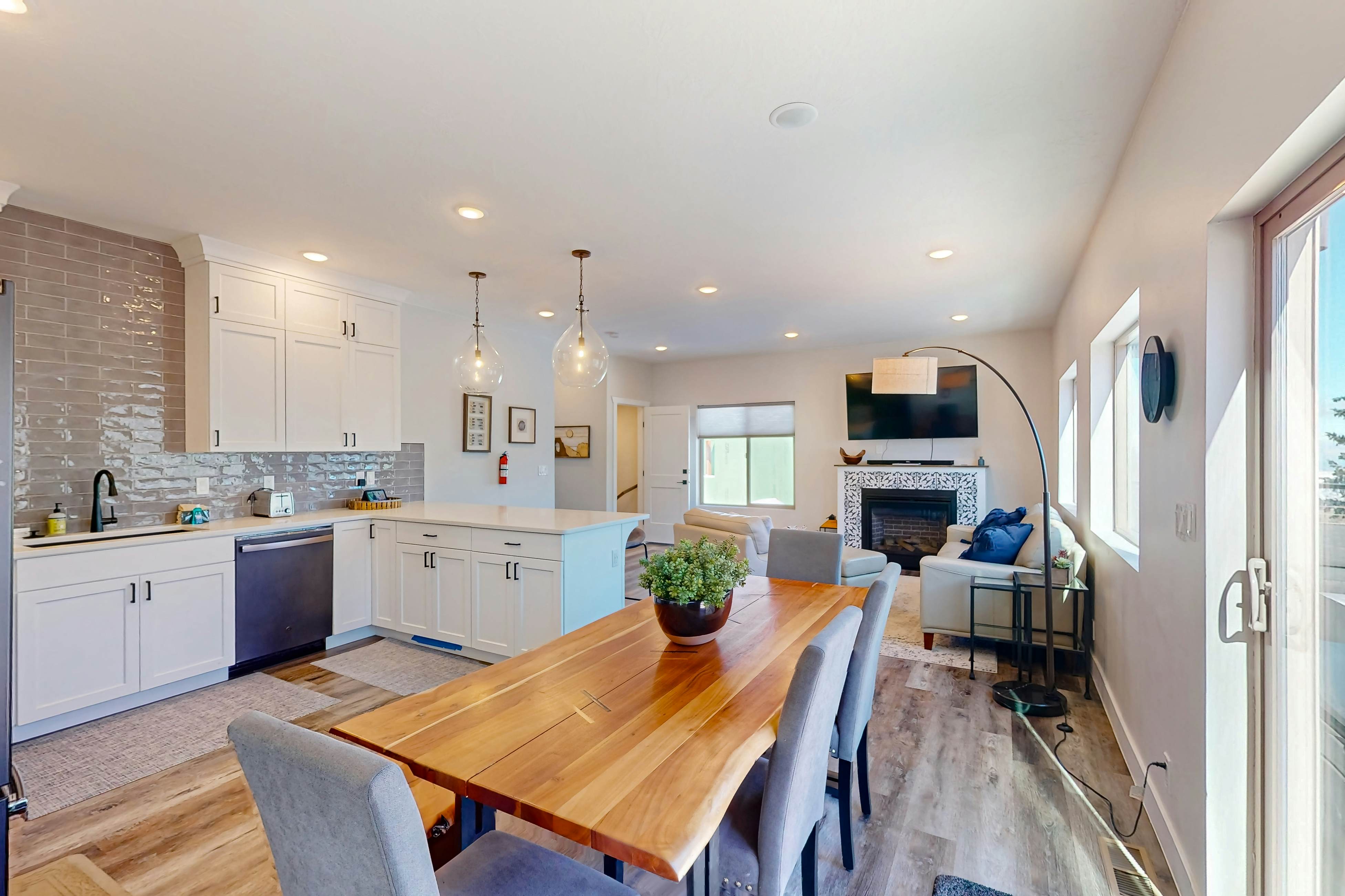 Crooked River #10A - Entire Home