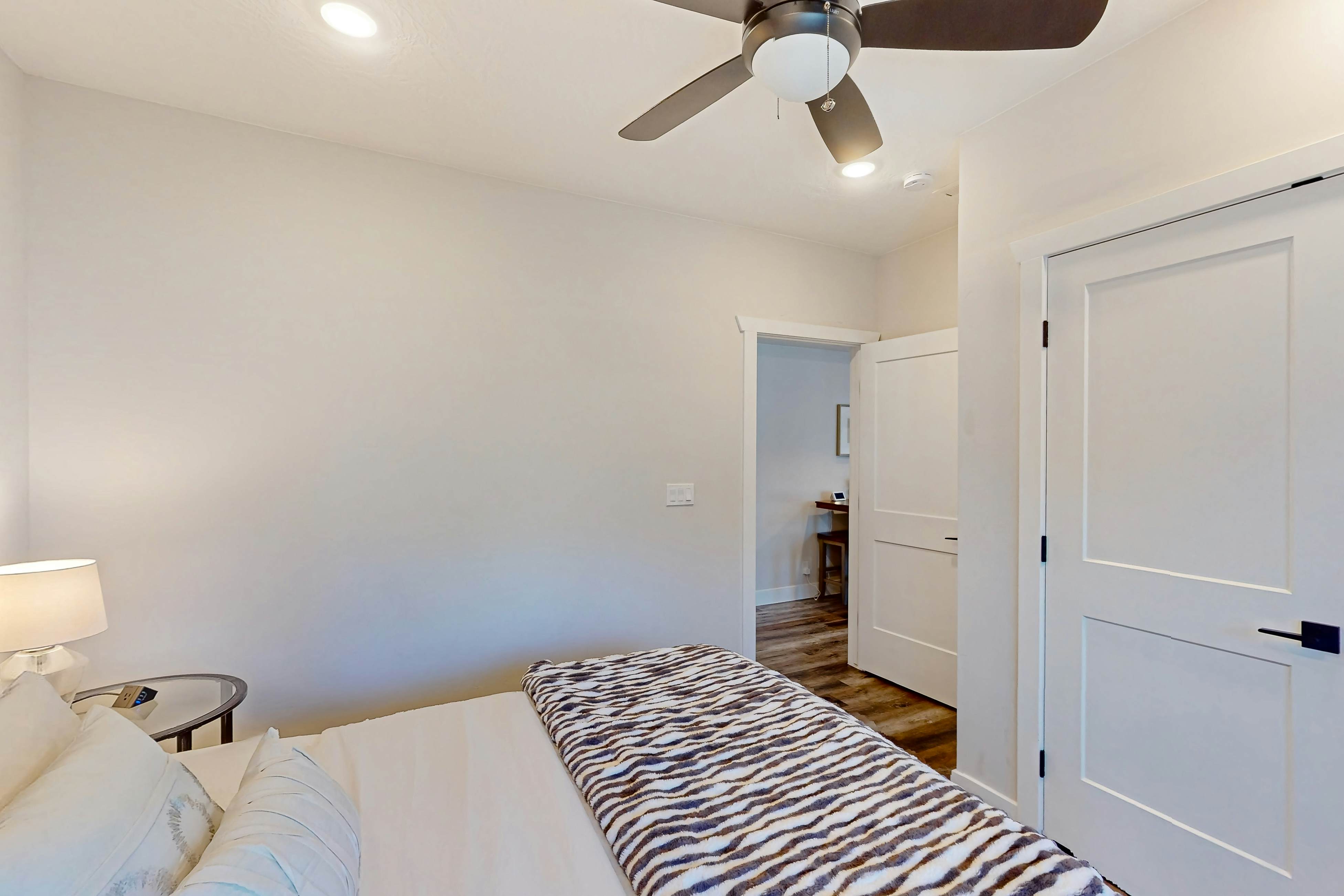 Crooked River #10A - Entire Home