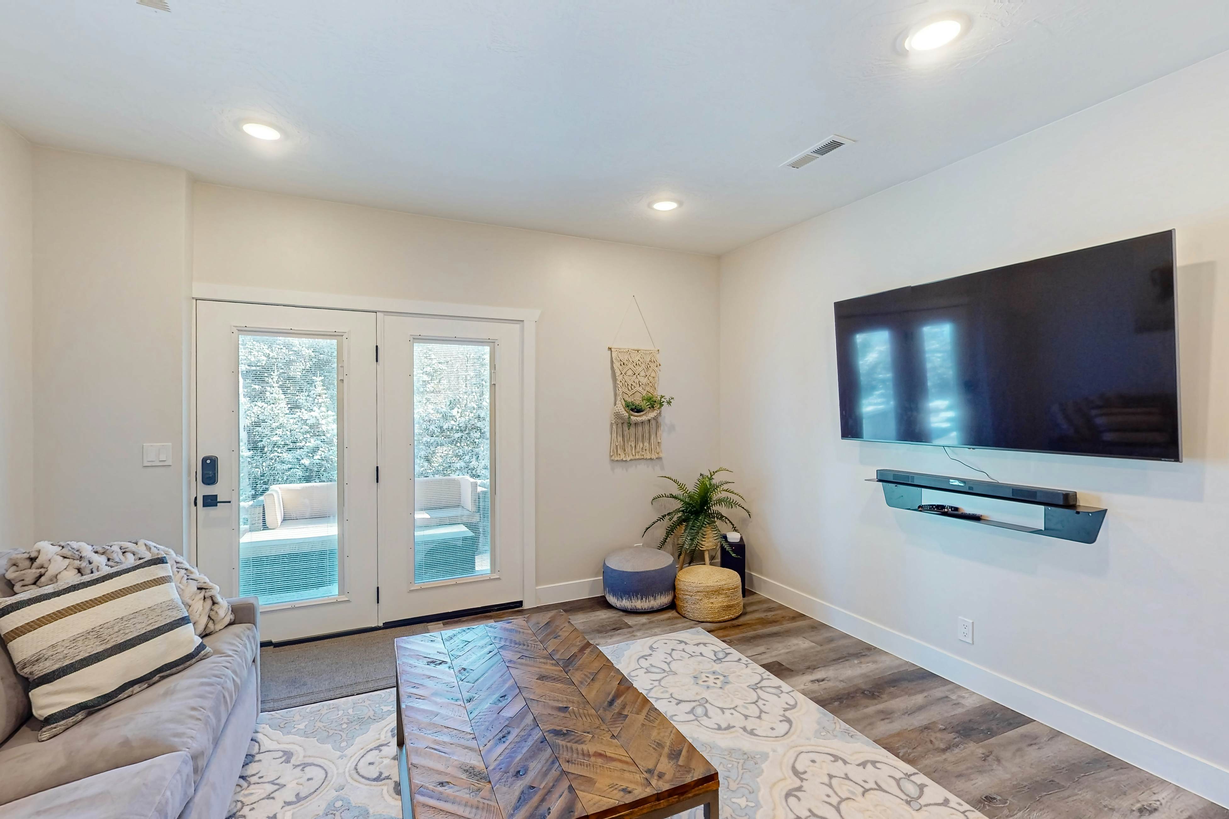 Crooked River #10A - Entire Home