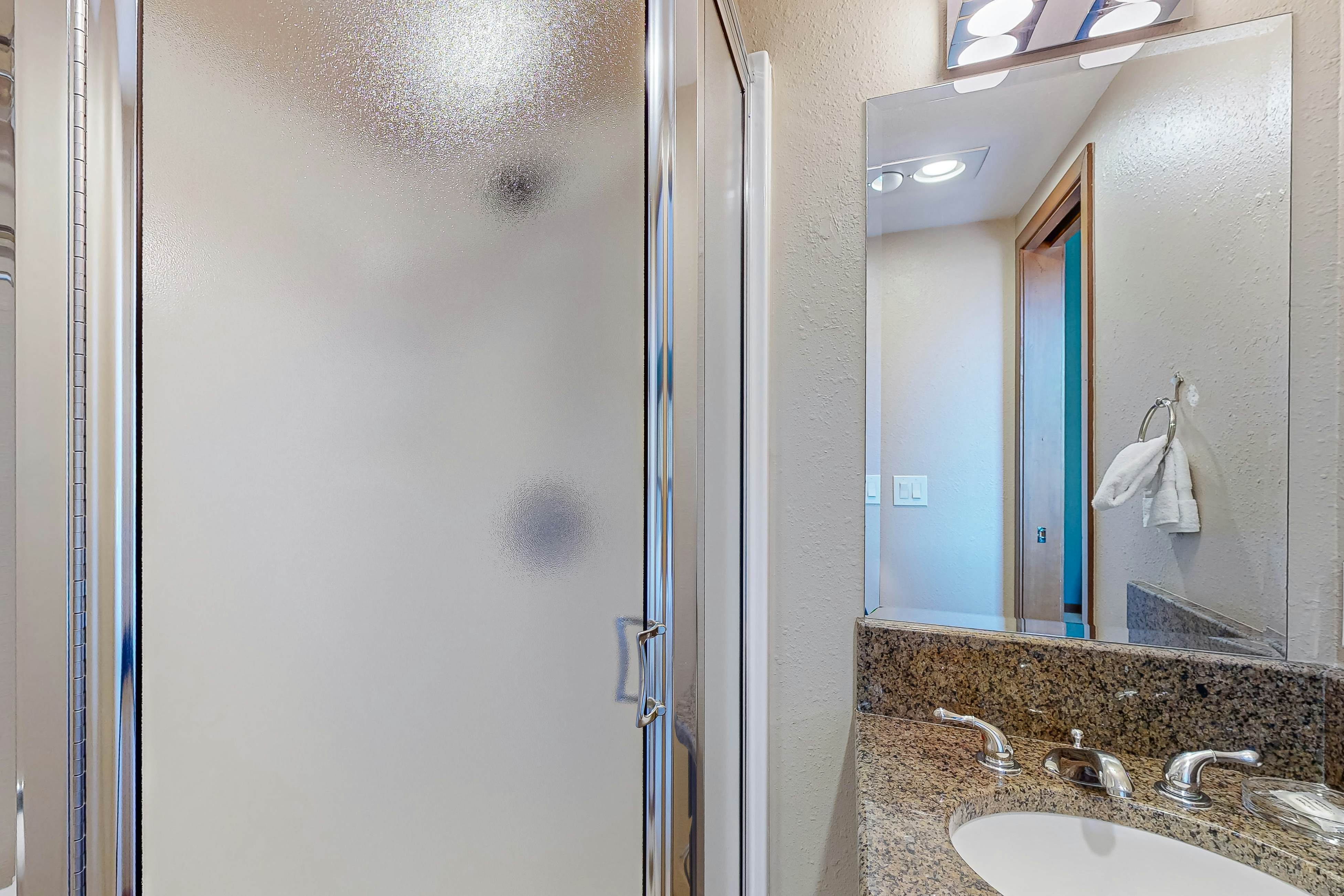 Lake Chelan Shores - Sunset Condo #13-4