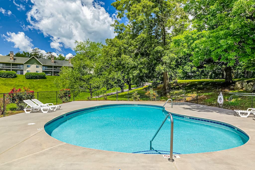 Mtn View Condo, Near DollyใปViewsใปArcadeใปPool table โ Pigeon Forge, TN โ vacation rental