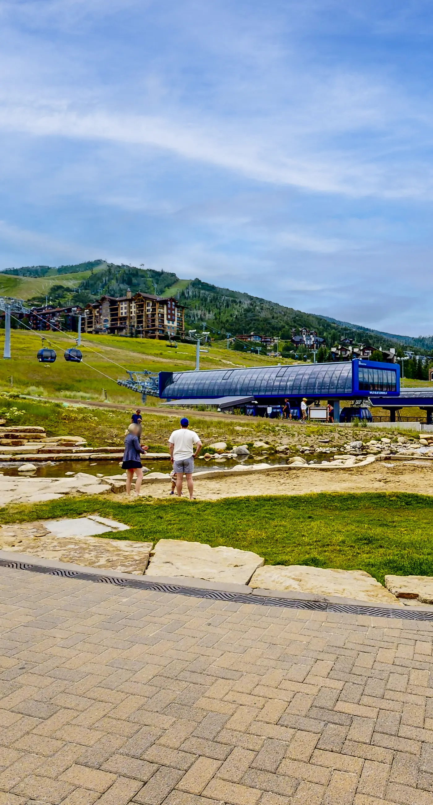 Torian Plum Plaza 606