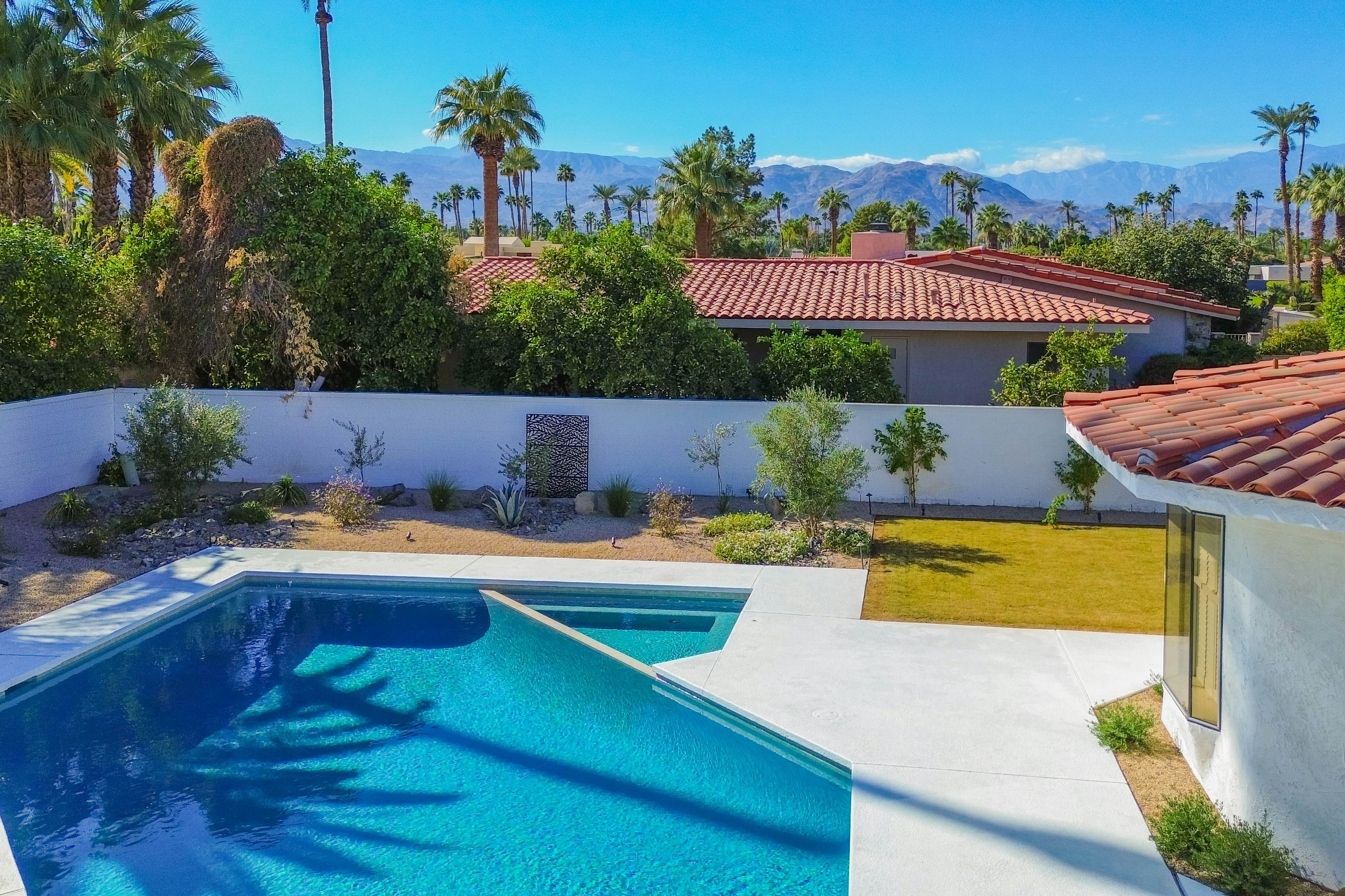 Escape to Paradise Valley 