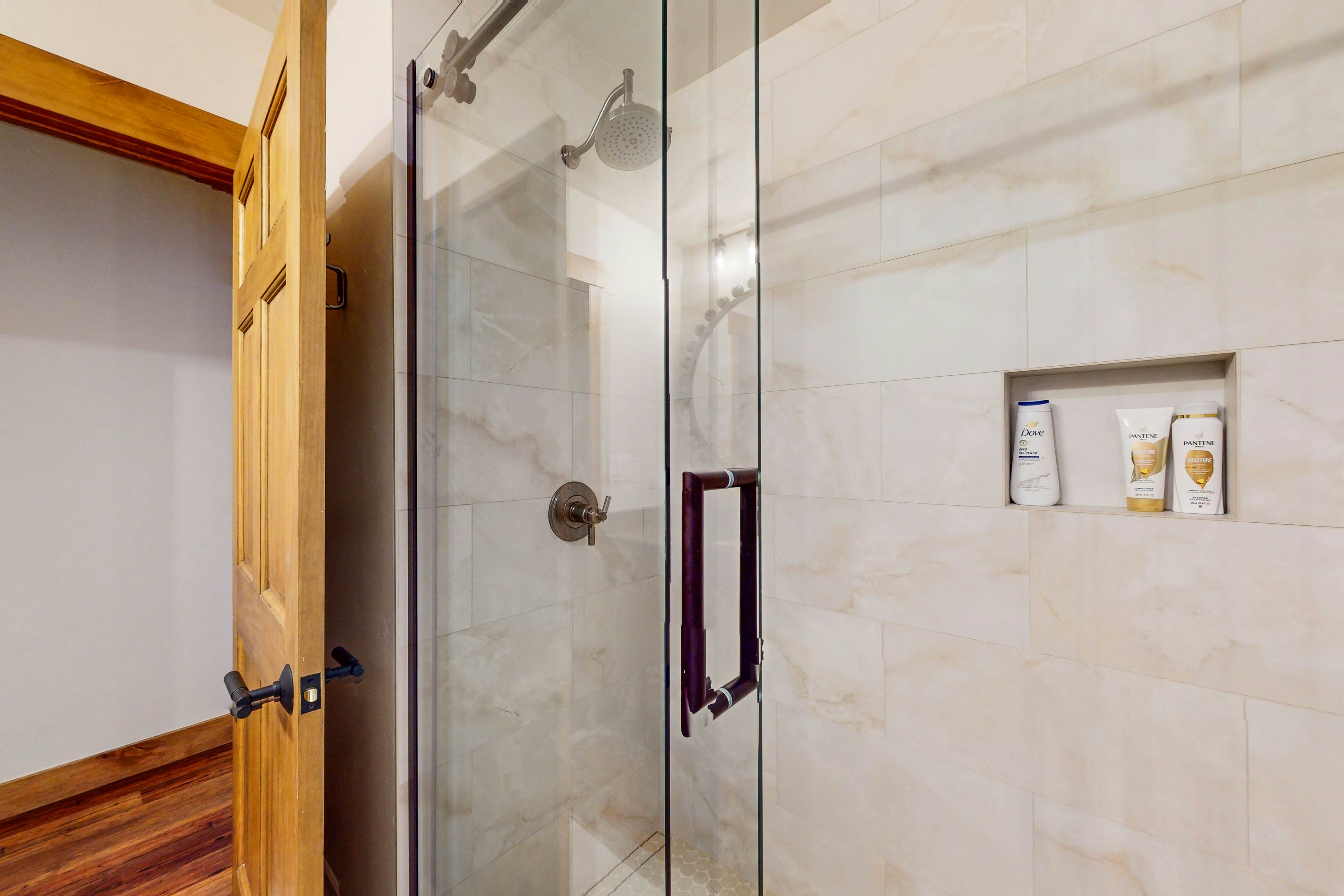 Champagne Lodge 3208