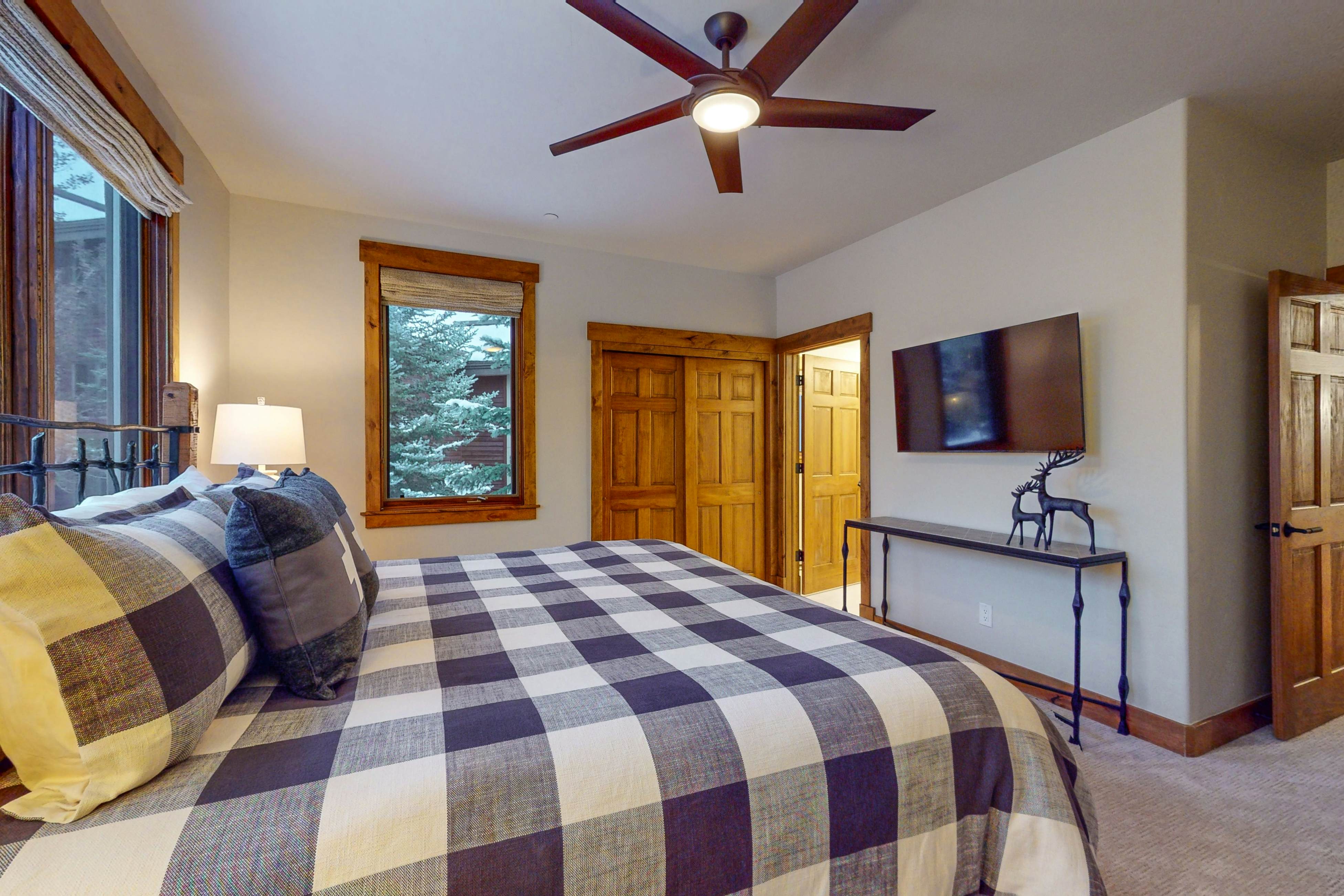 Champagne Lodge 3208