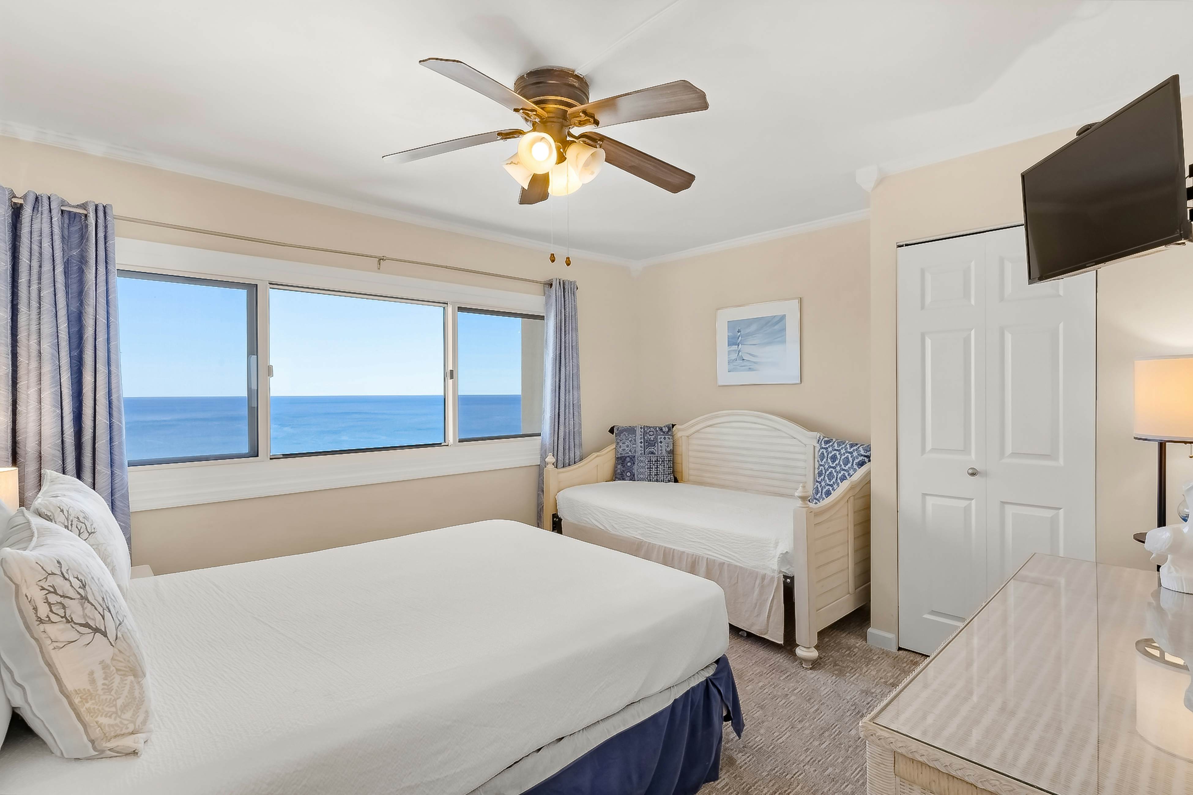 Pinnacle Port- Penthouse 8