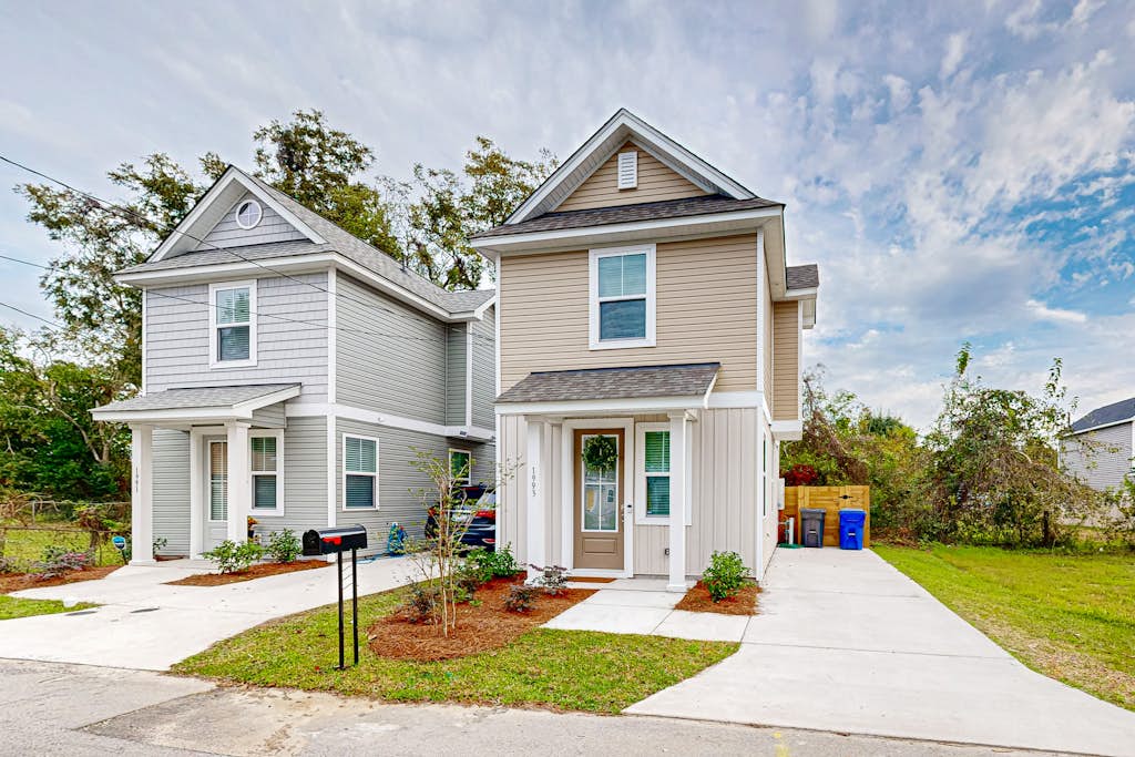 New and Updated Home- Close to charming downtown Charleston — North Charleston, SC — vacation rental