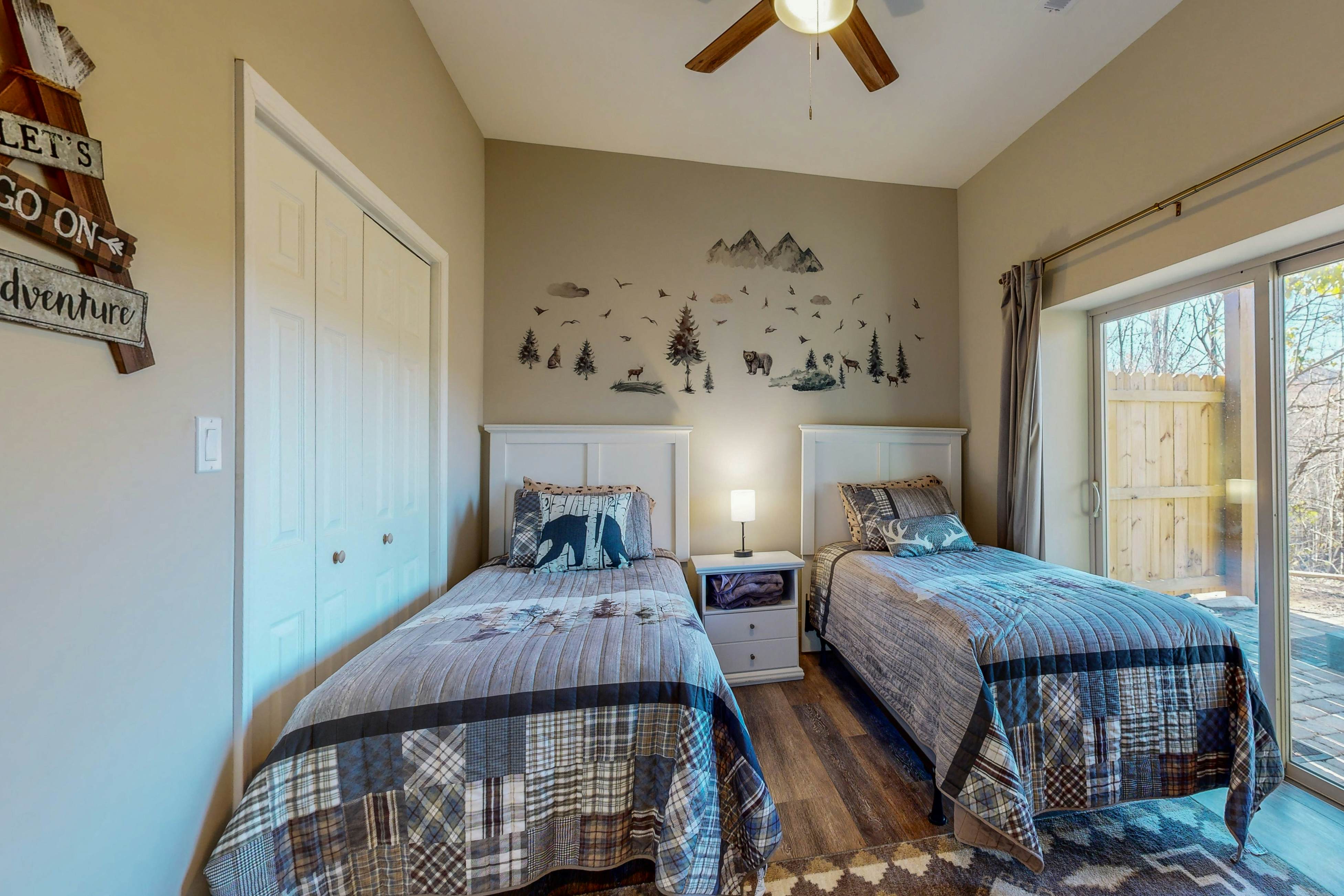 Sunset Mountain Lodge 