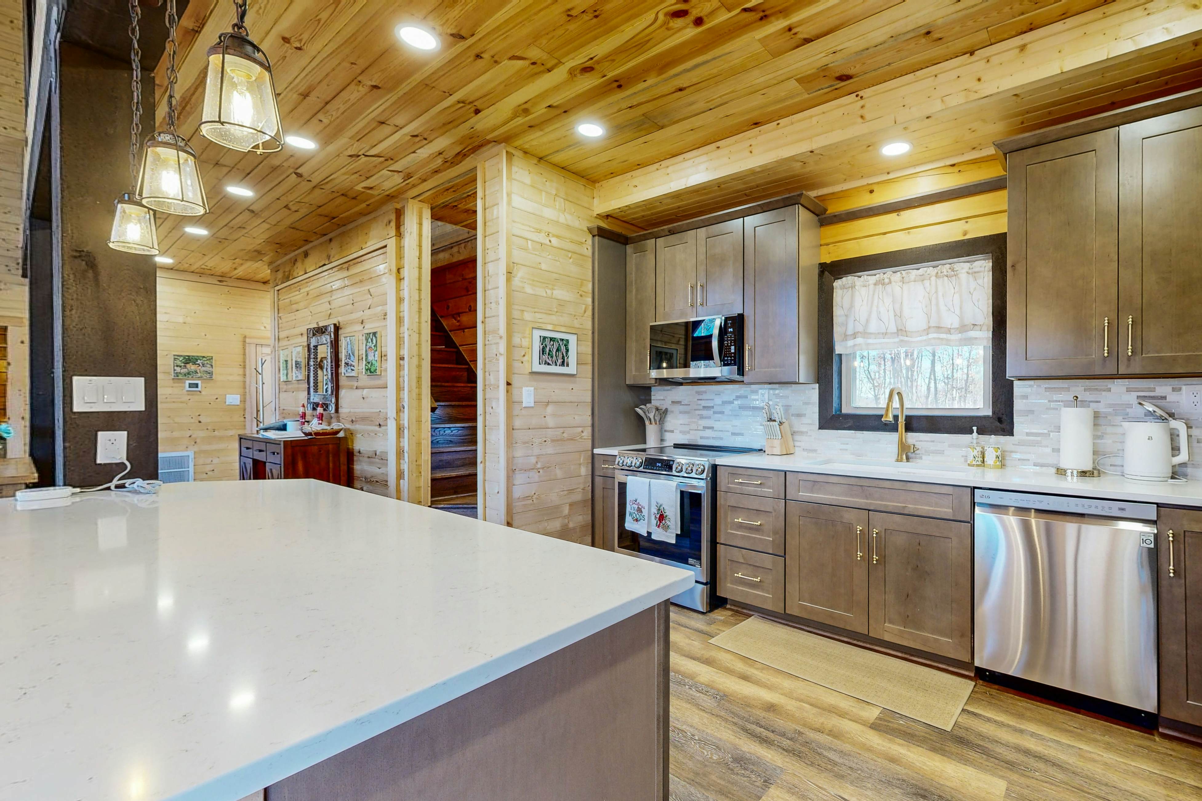 Sunset Mountain Lodge 