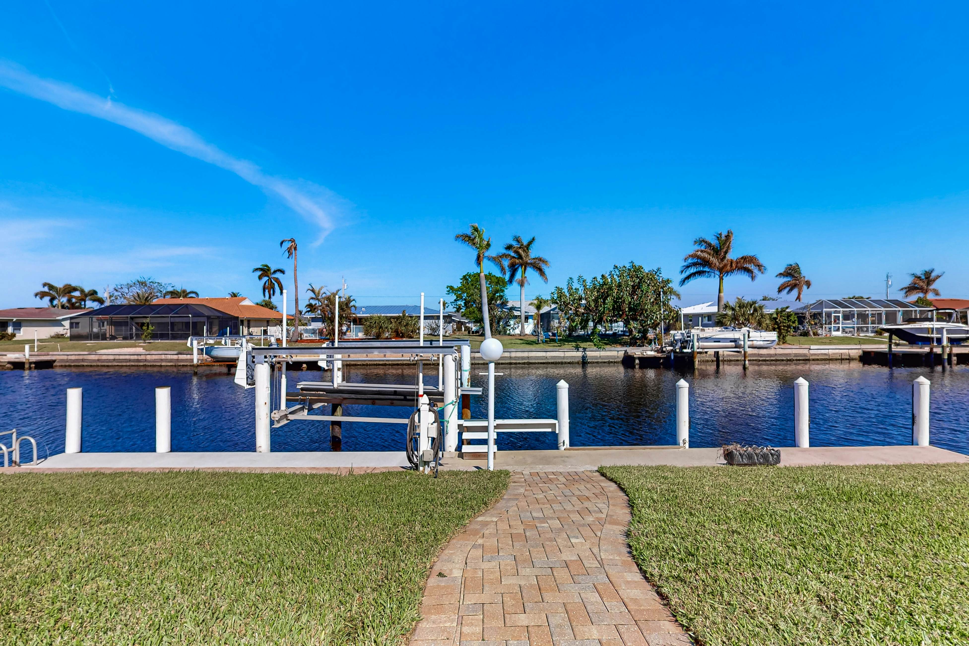 Breezes and Bliss on the Canal