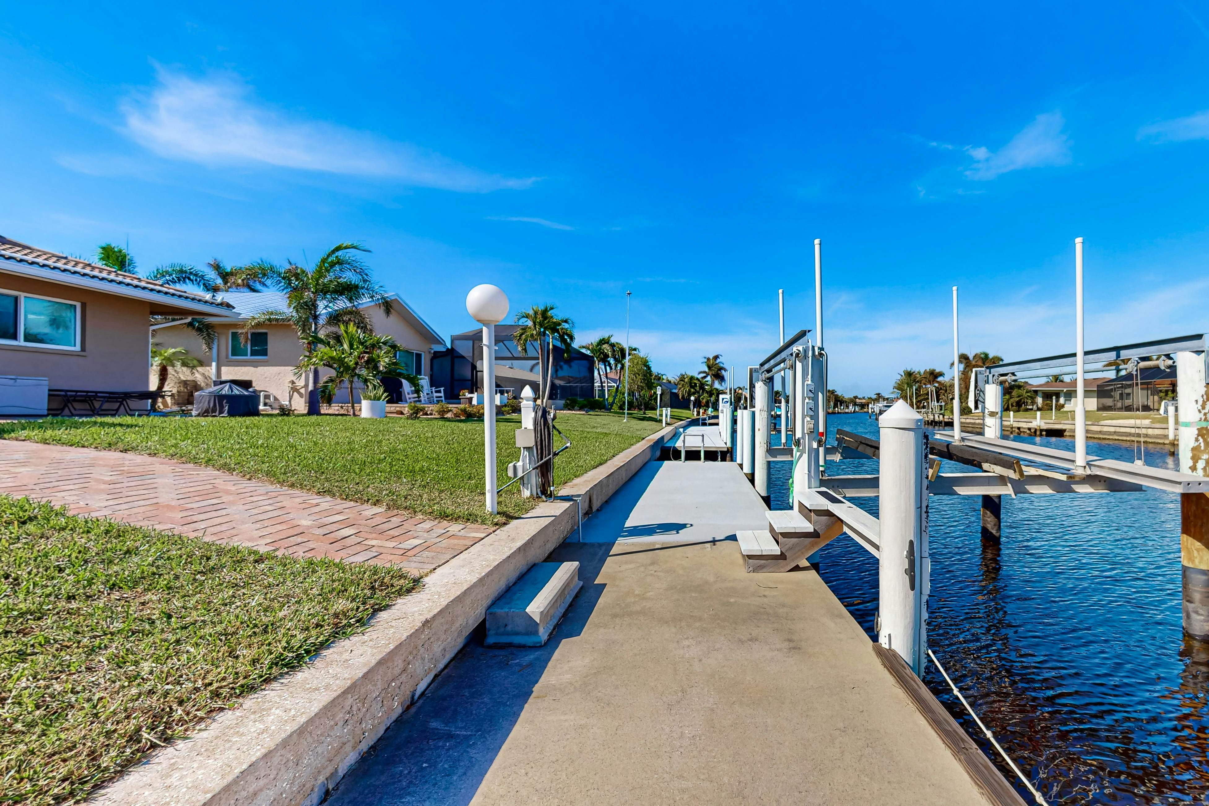 Breezes and Bliss on the Canal