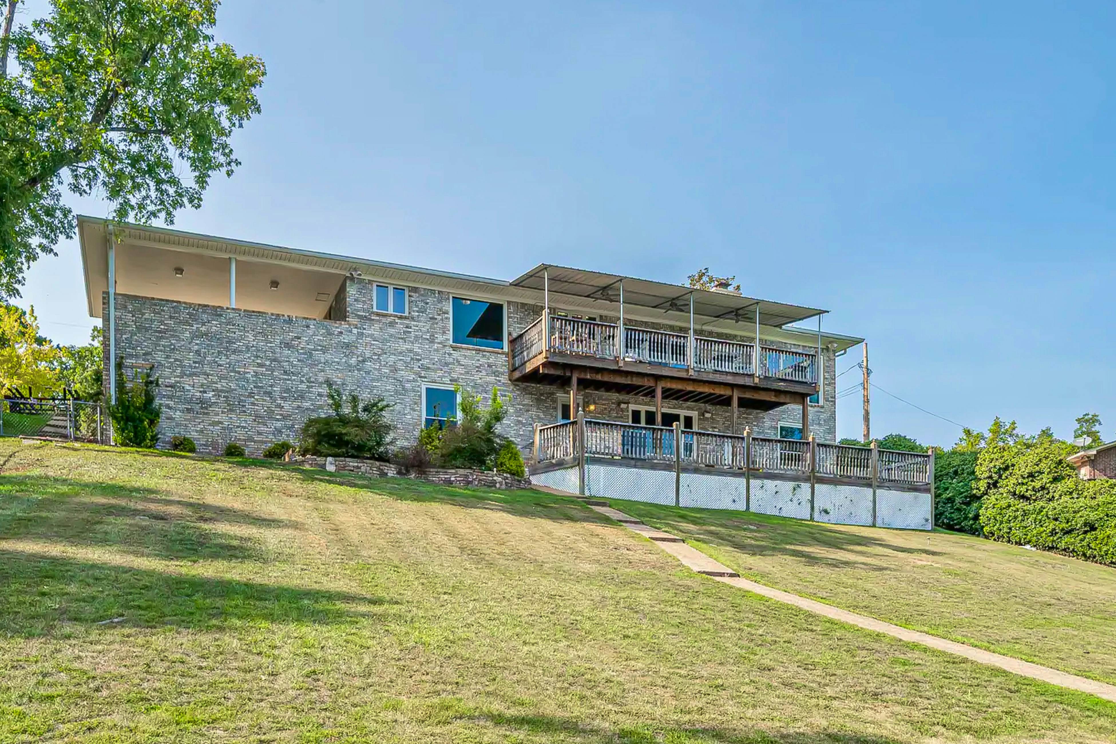 Waterside Retreat on Hamilton