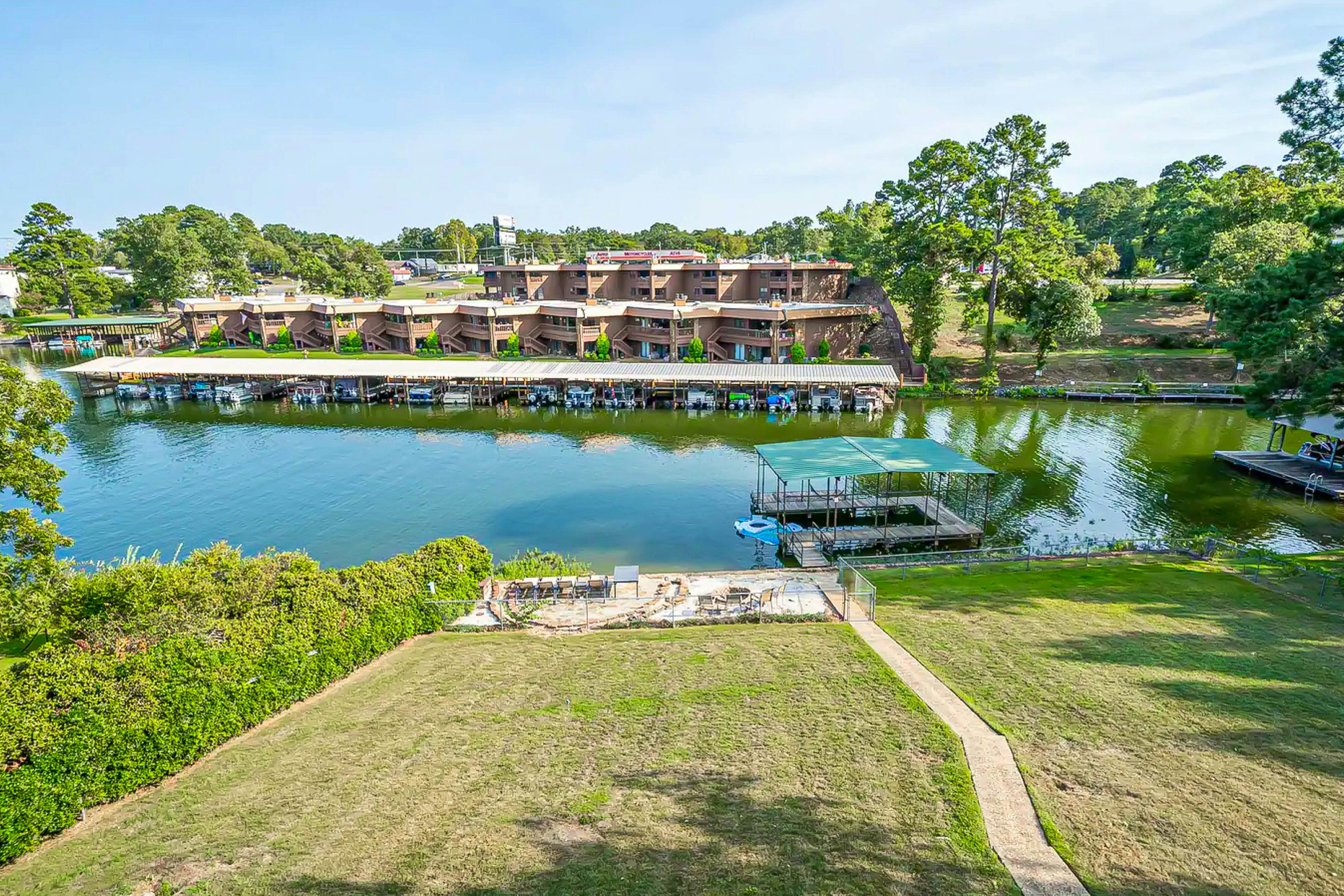 Waterside Retreat on Hamilton