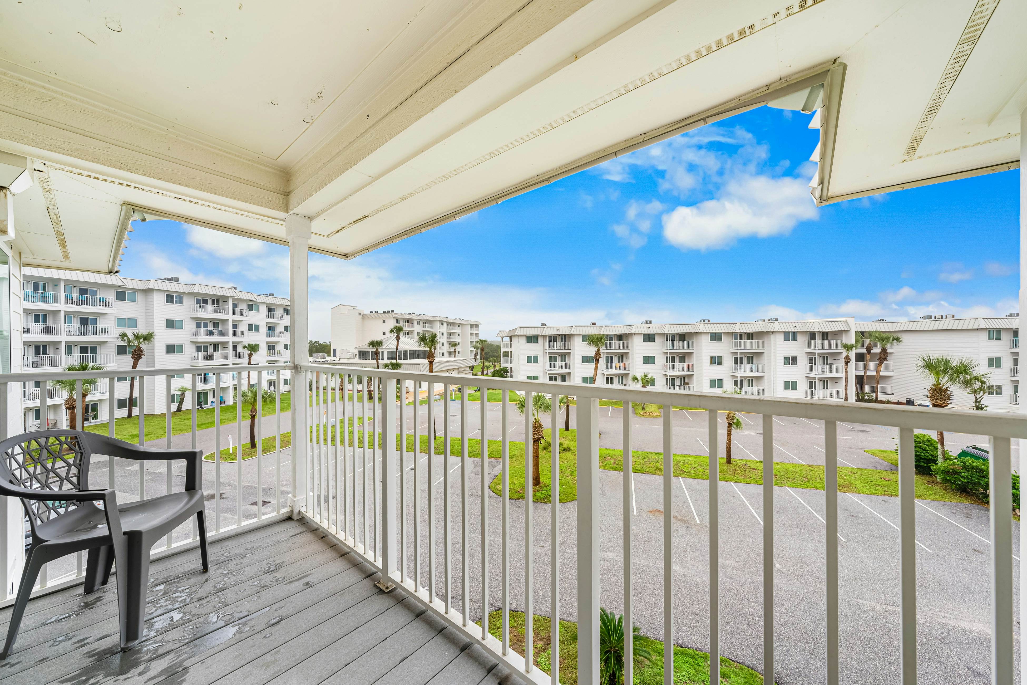 Plantation East #3325