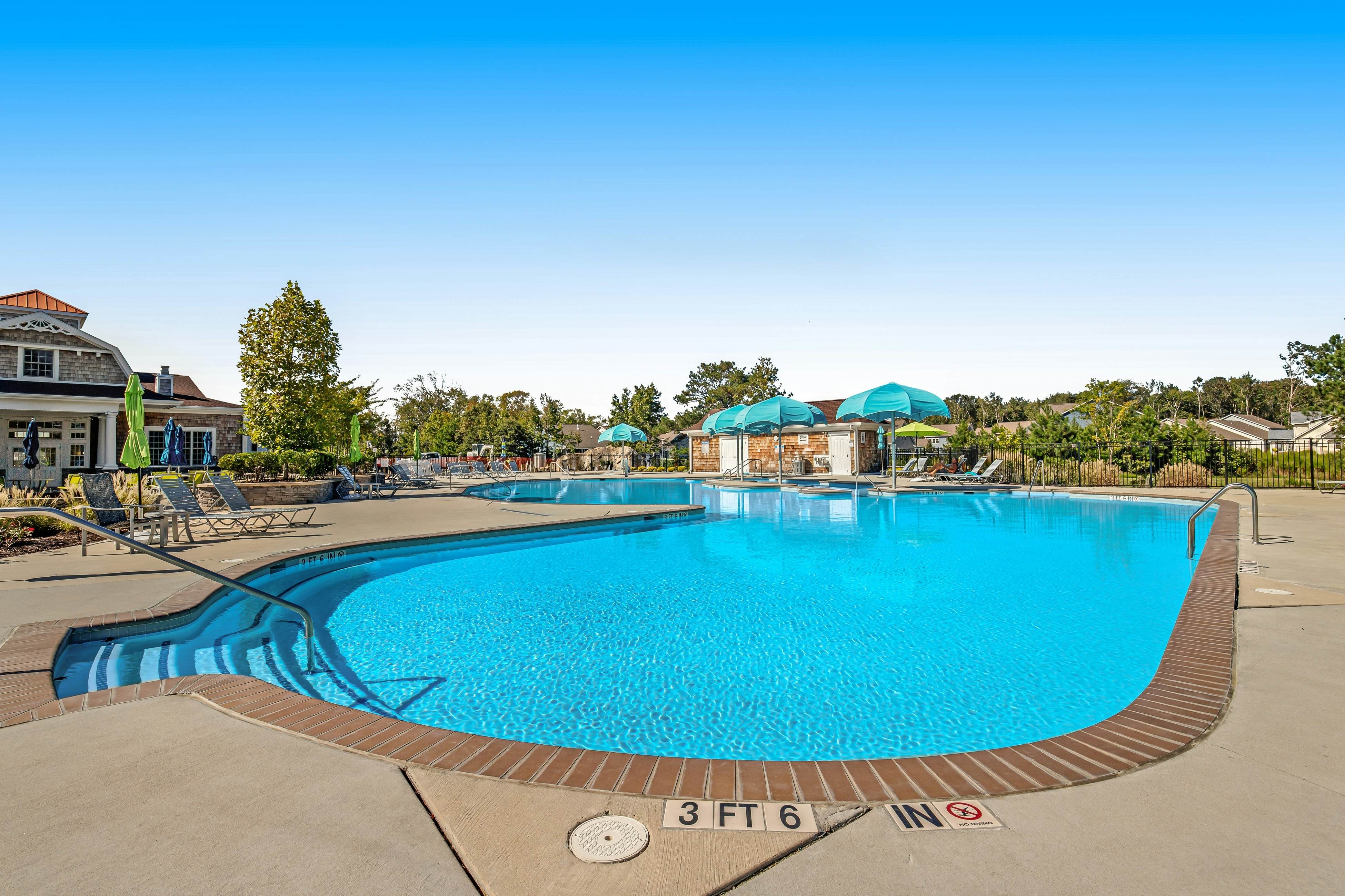 Ocean View Beach Club - 12 Nantasket Ave