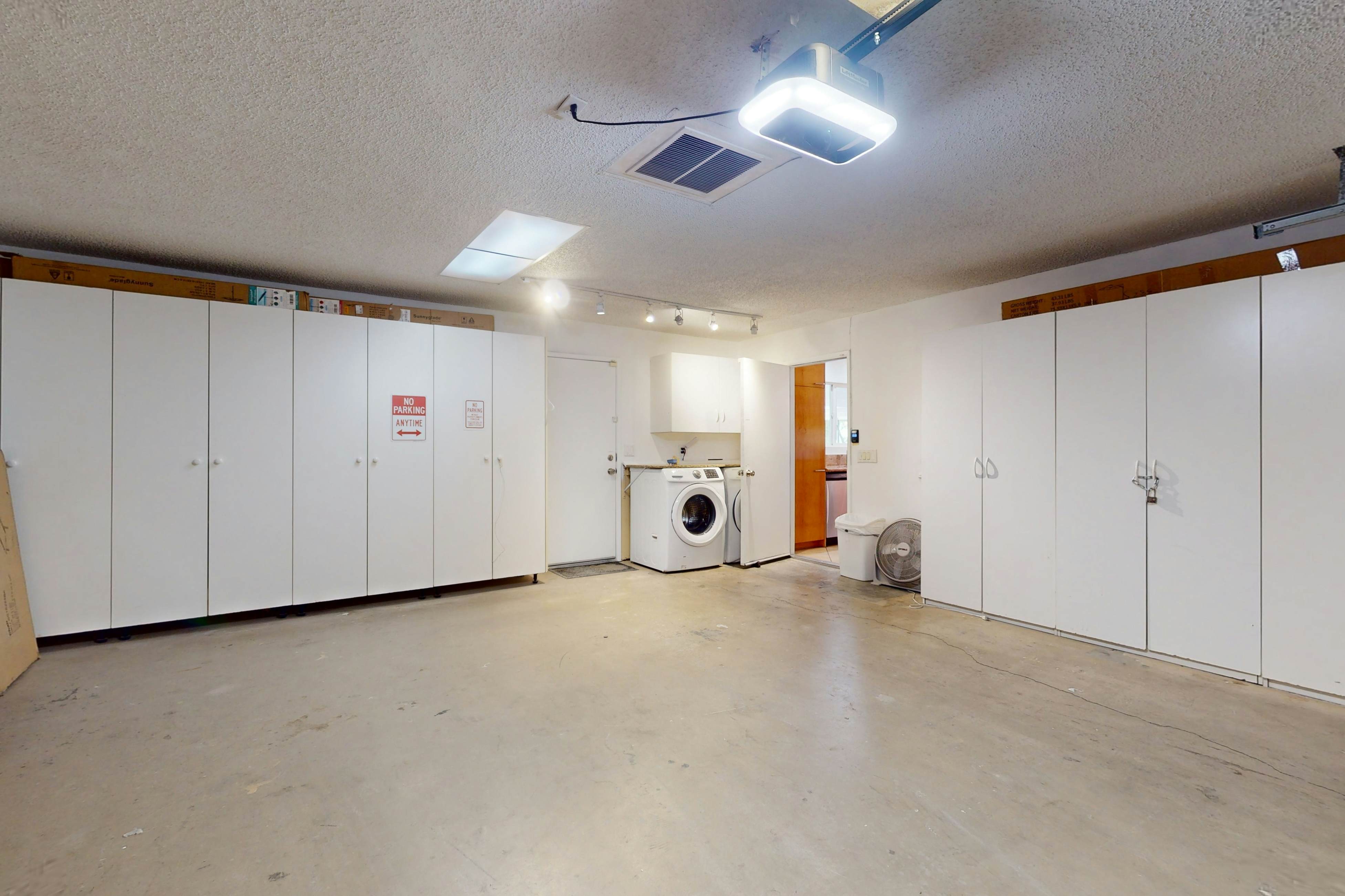 East Venetia Manor - 3515