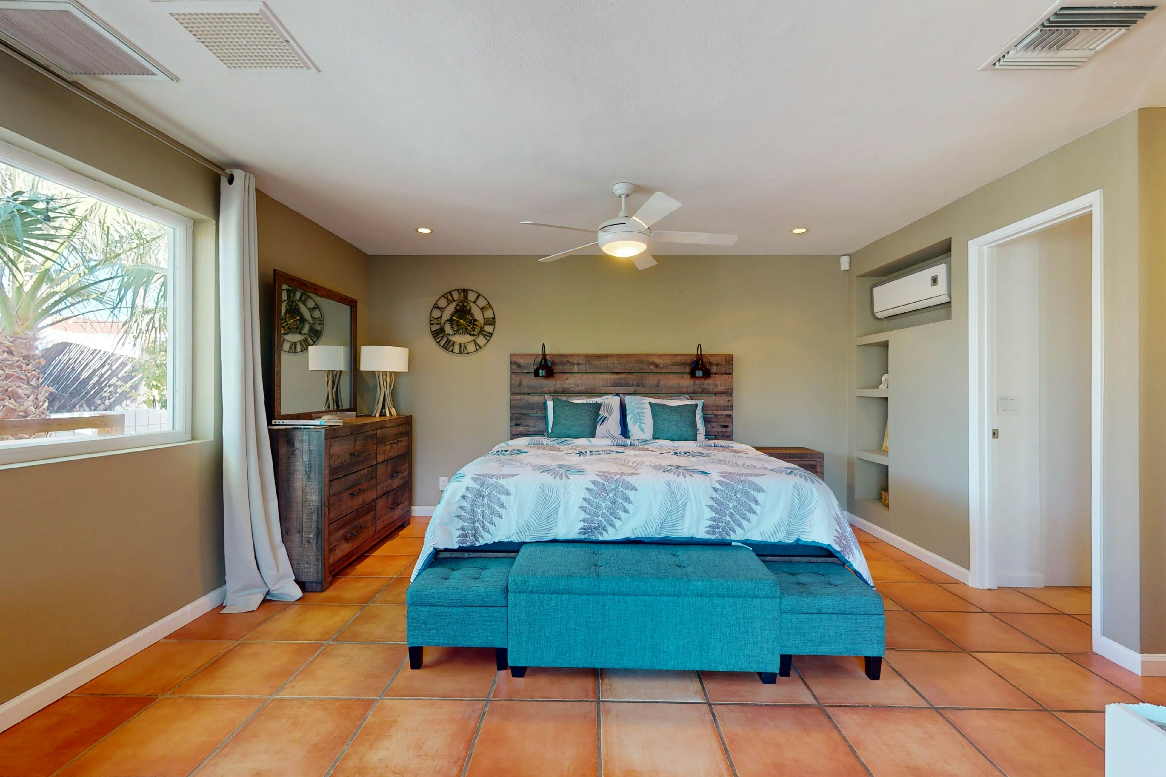 East Venetia Manor - 3515