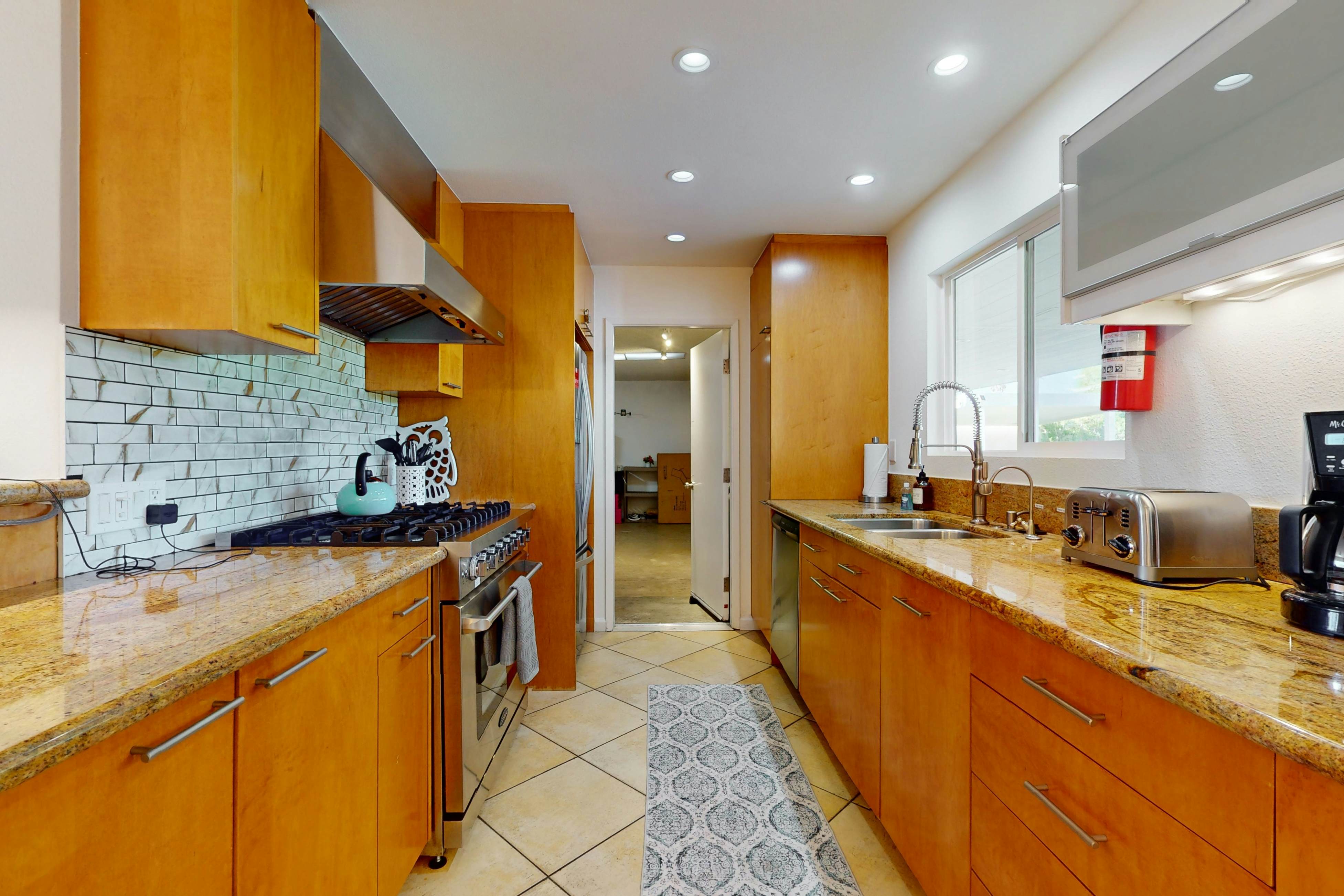 East Venetia Manor - 3515