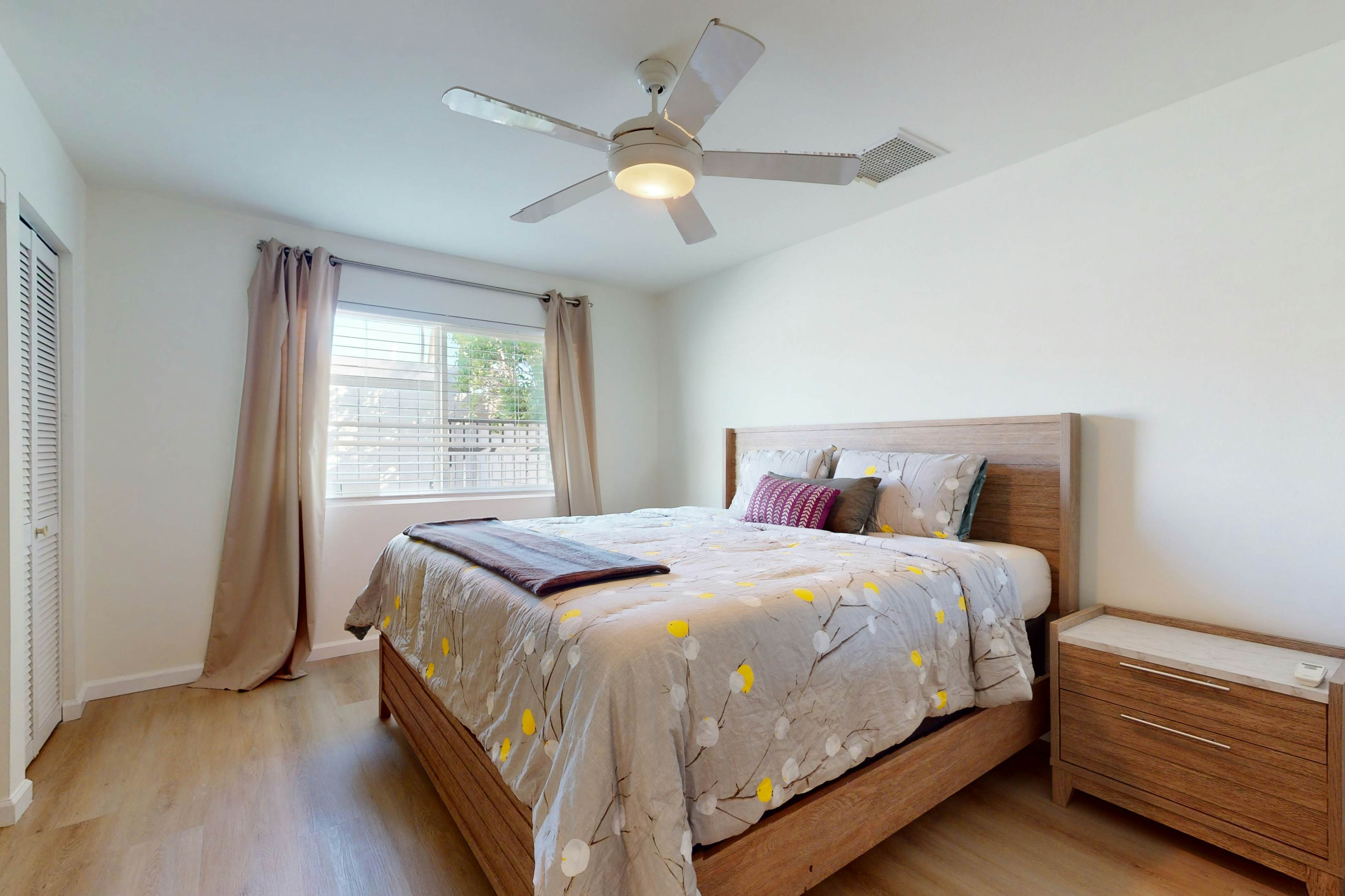 East Venetia Manor - 3515