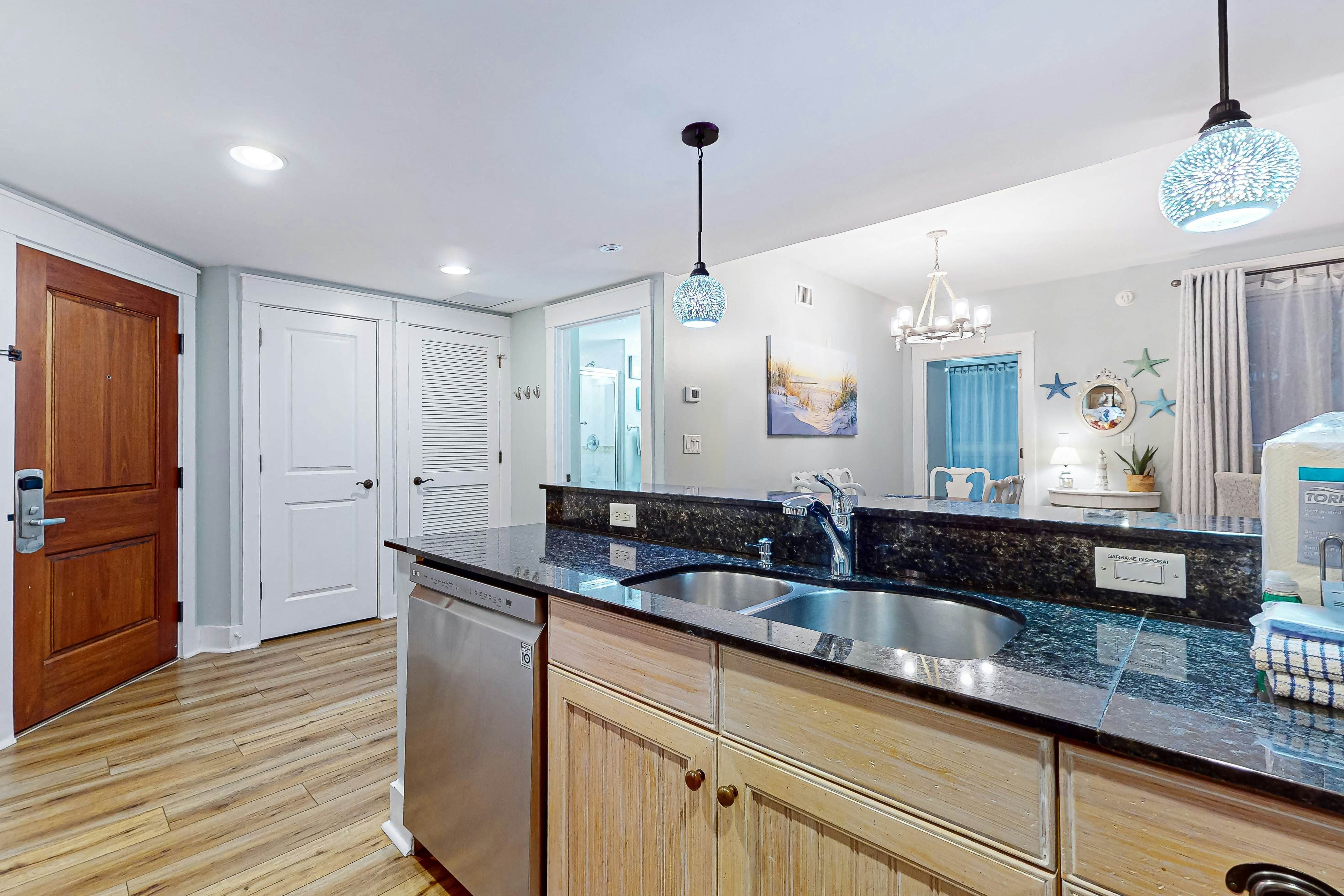 Baytowne Wharf - Market Street Inn #248 - Beauty by the Bay