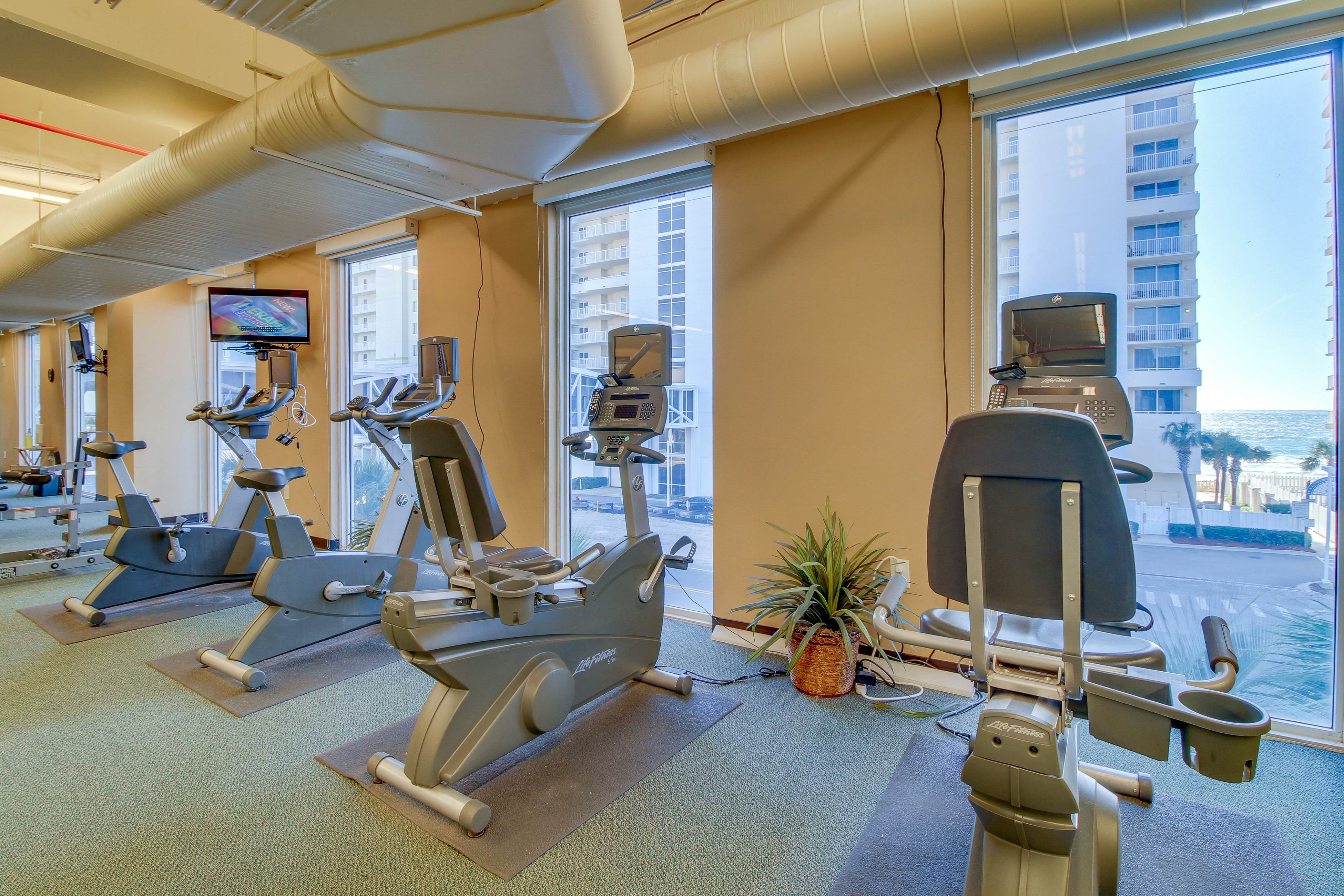 Majestic Beach Resort Tower 2- 1003