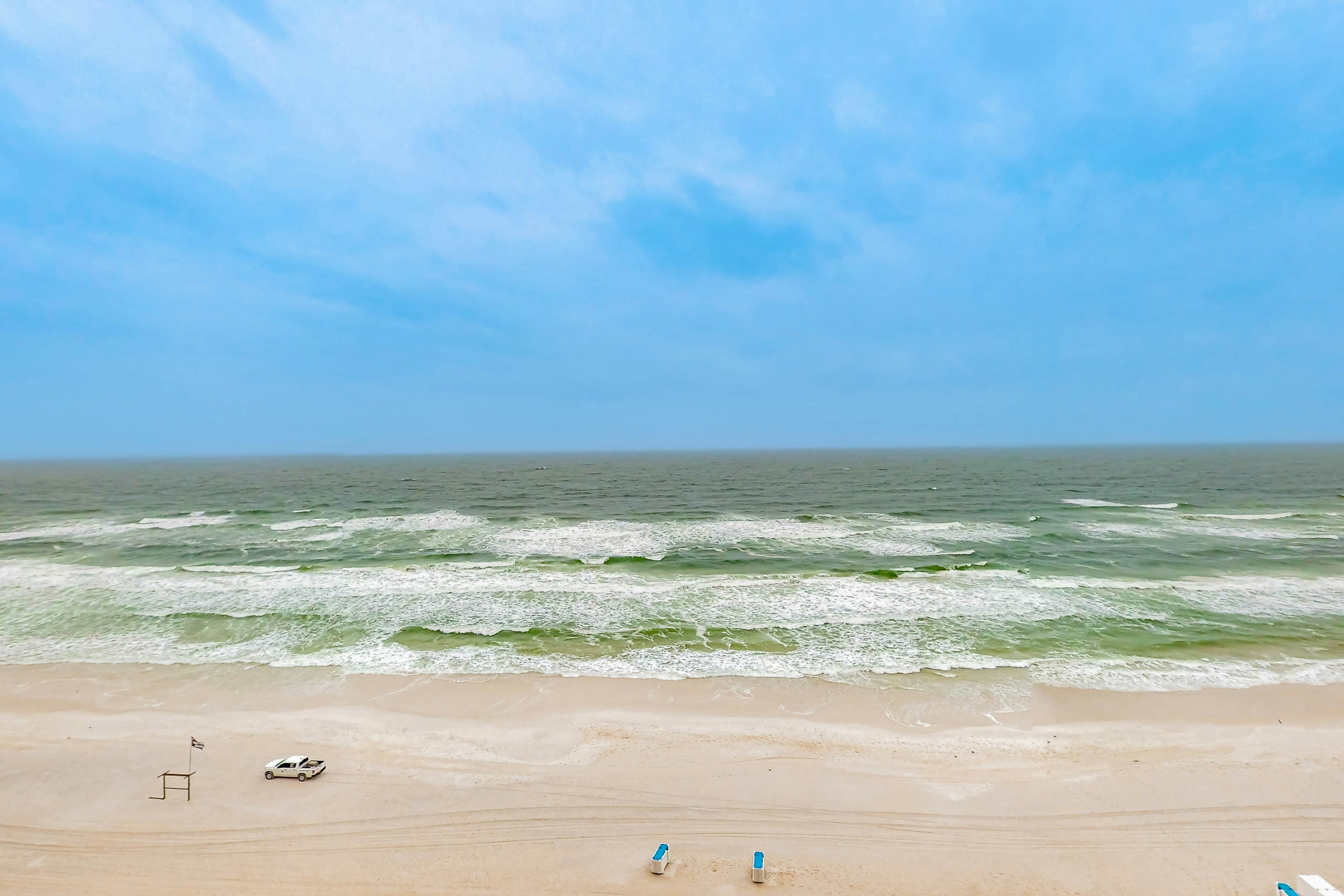 Majestic Beach Resort Tower 2- 1003