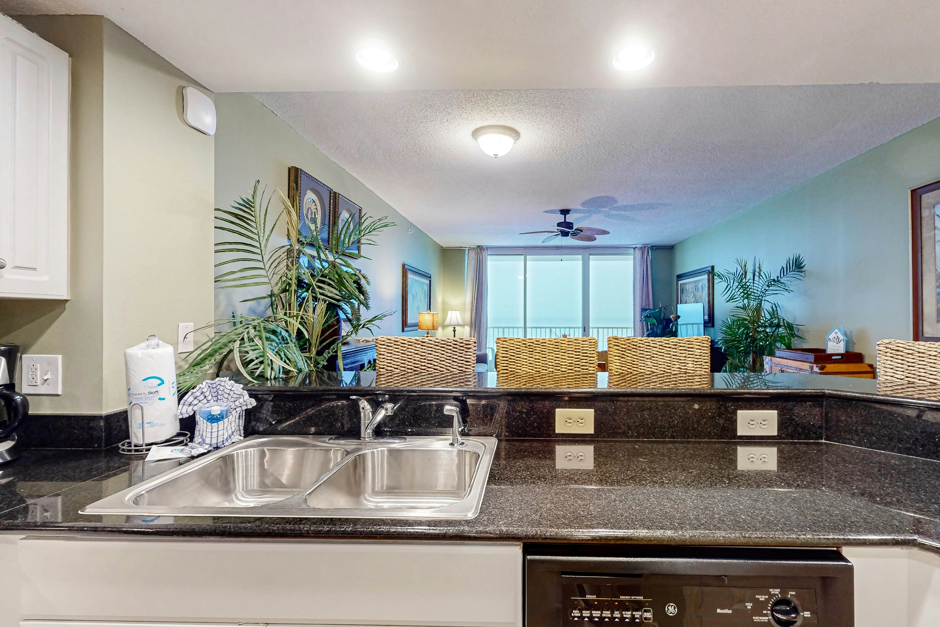 Majestic Beach Resort Tower 2- 1003