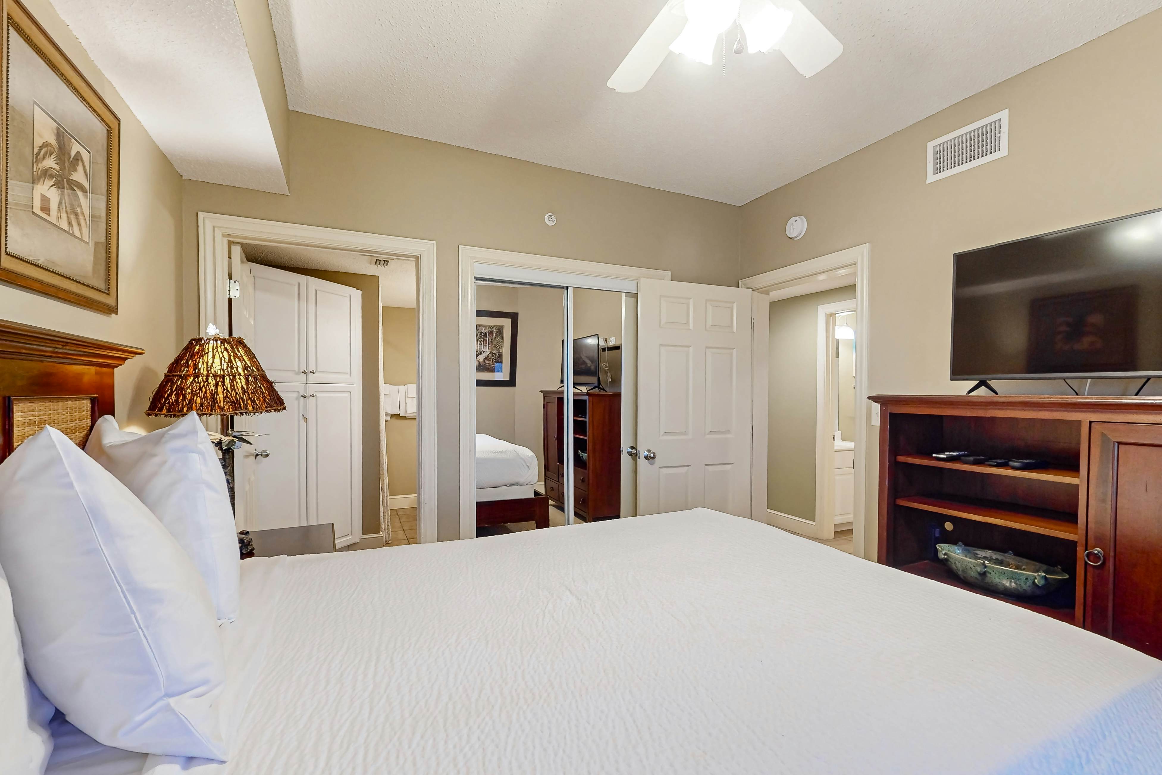 Majestic Beach Resort Tower 2- 1003