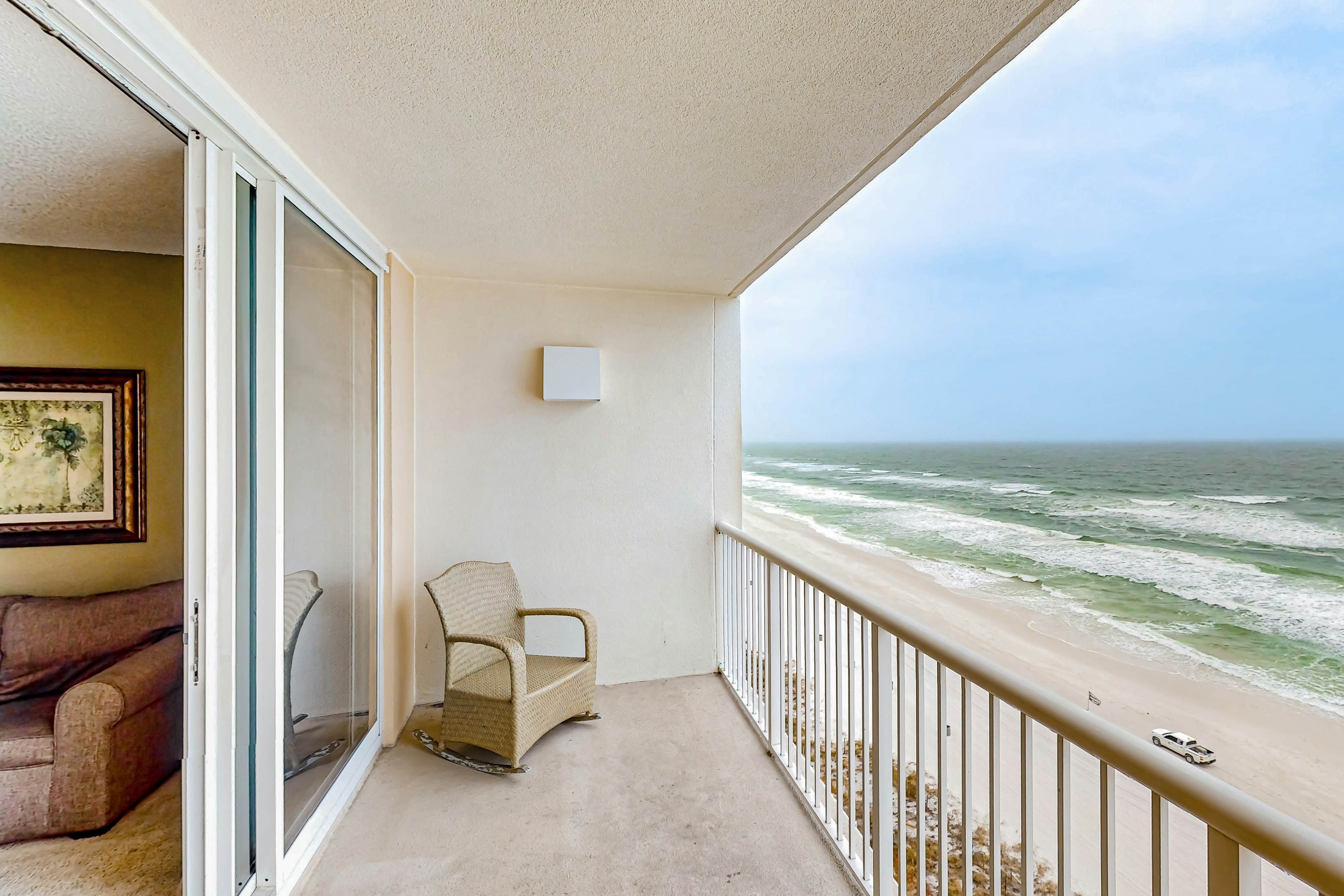 Majestic Beach Resort Tower 2- 1003