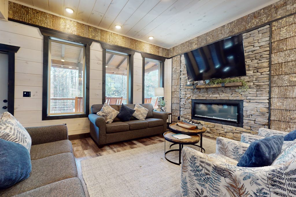 Cozy Cabin, Sleep 12, Indoor pool, Theater-Game Room โ Sevierville, TN โ vacation rental