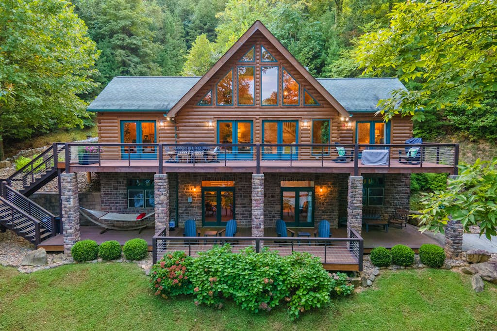 Family-Friendly Big Creek GetawayใปHot TubใปFirepit โ Norris Lake, TN โ vacation rental