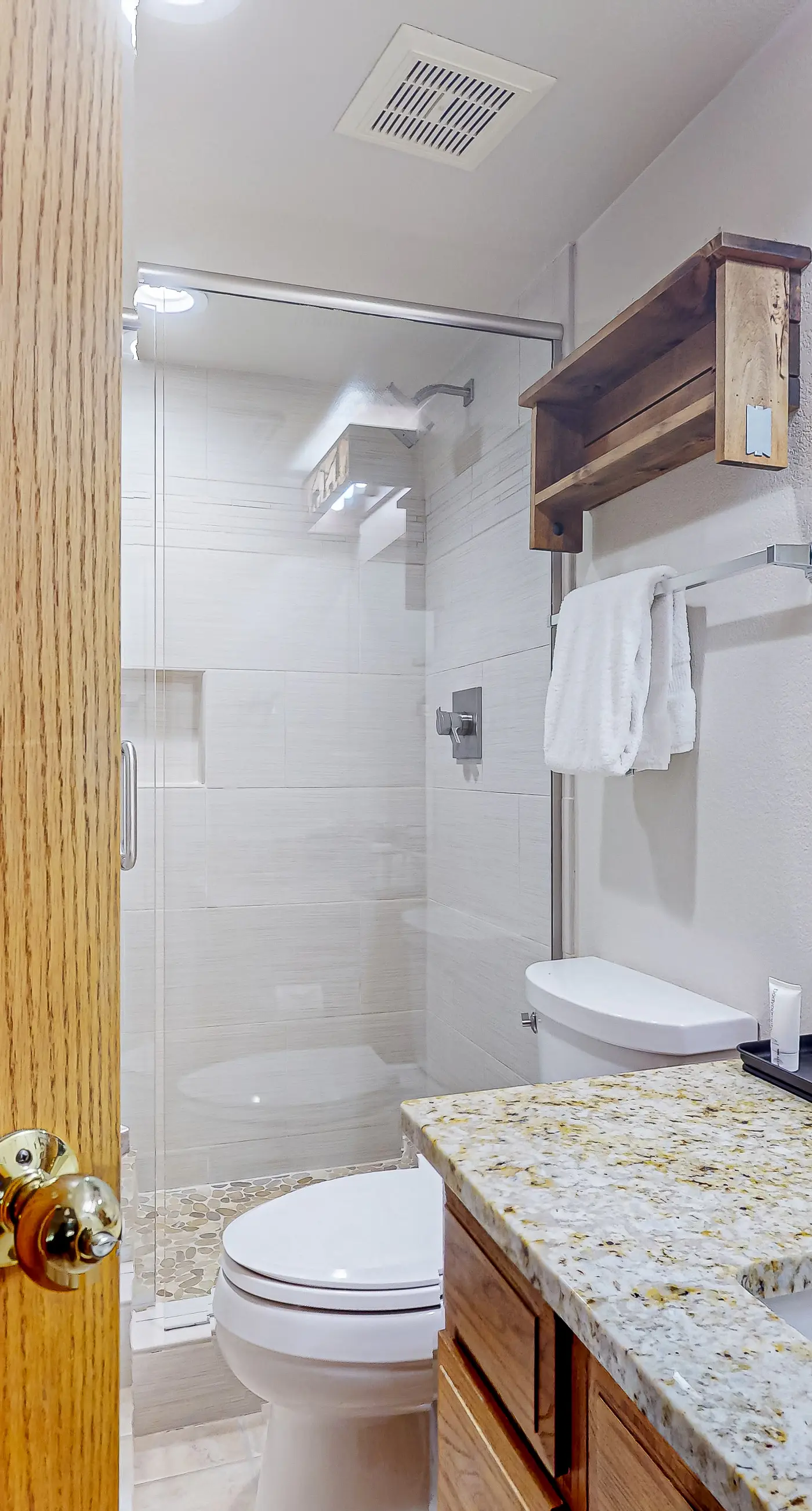 Torian Plum Plaza 606