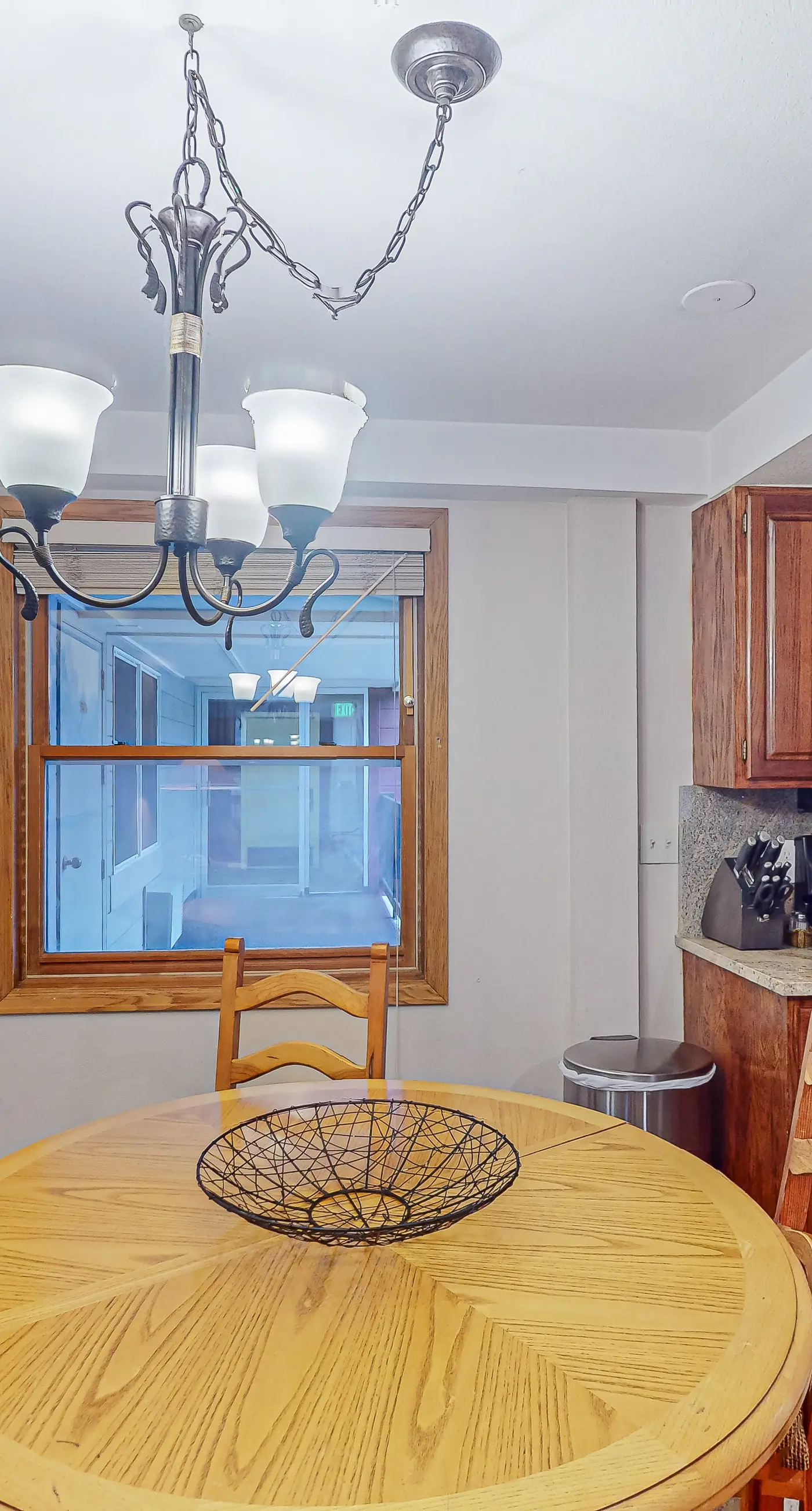 Torian Plum Plaza 606