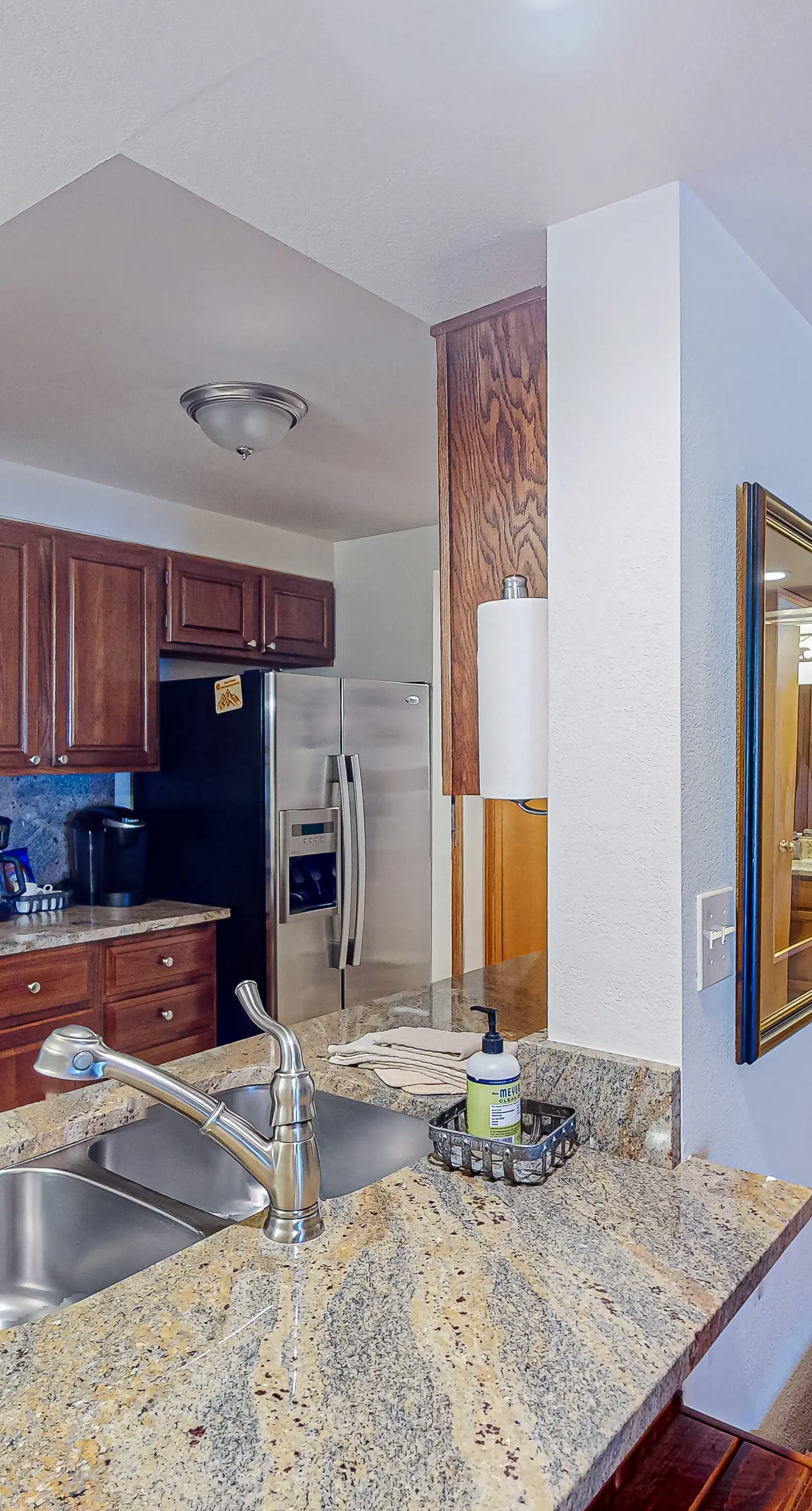 Torian Plum Plaza 606