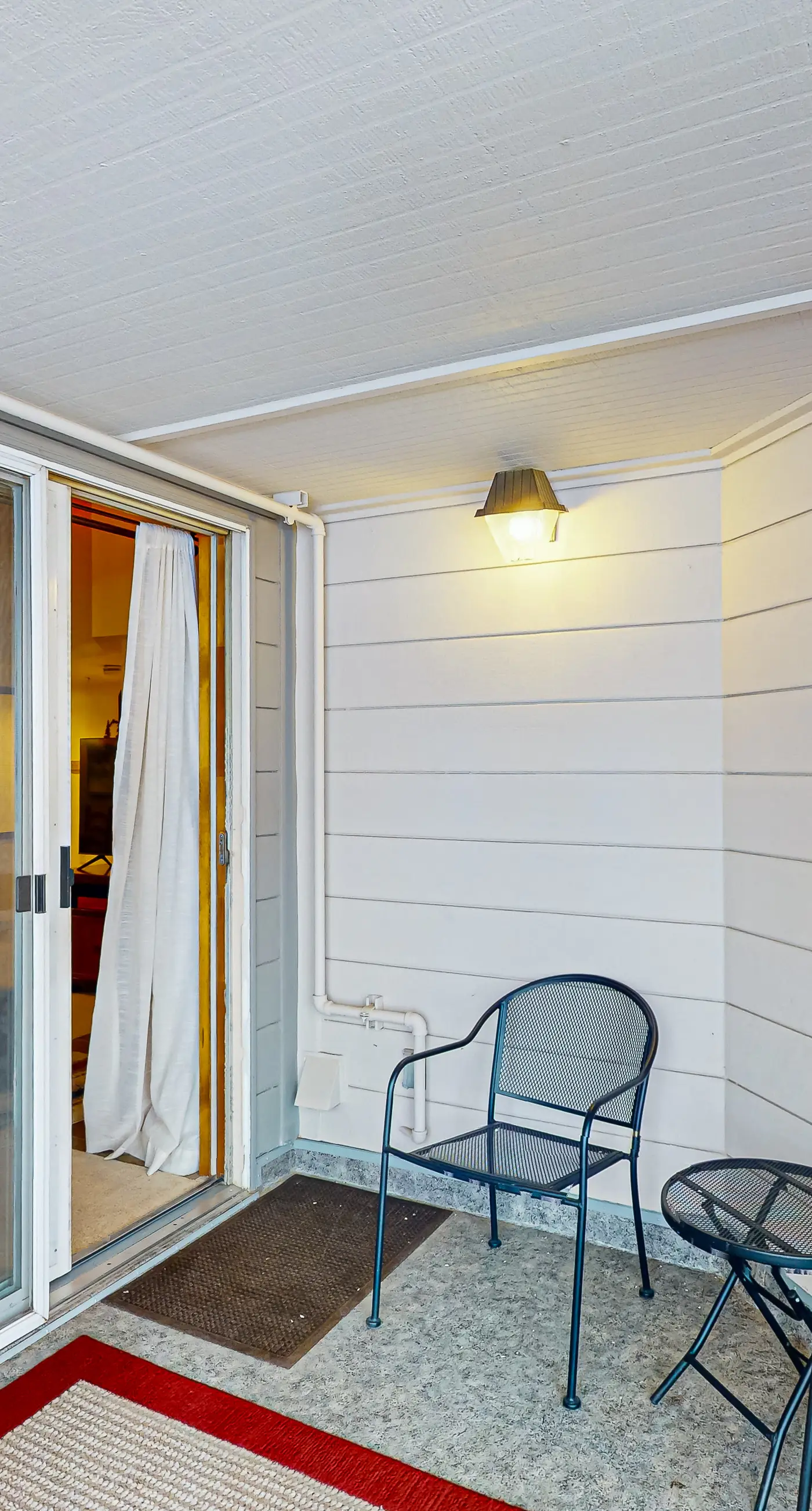 Torian Plum Plaza 606