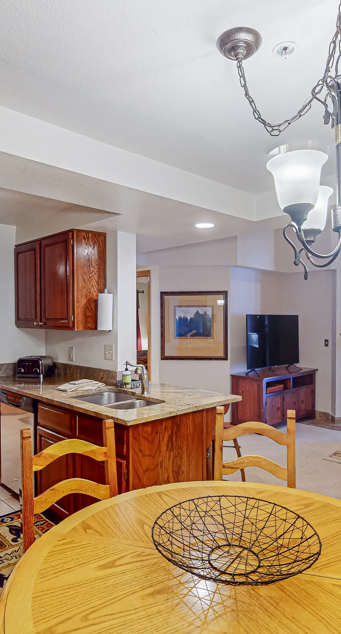 Torian Plum Plaza 606