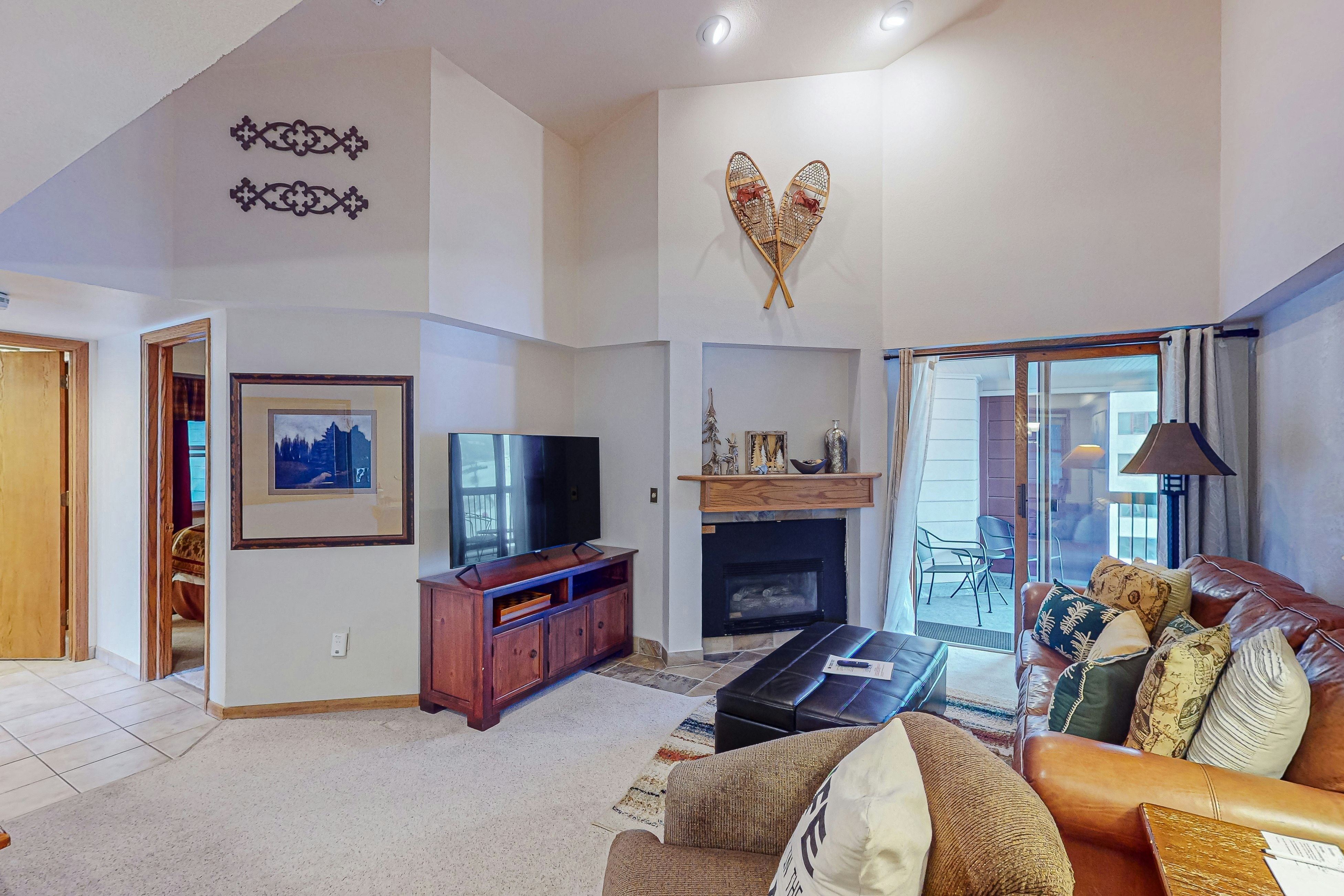 Torian Plum Plaza 606