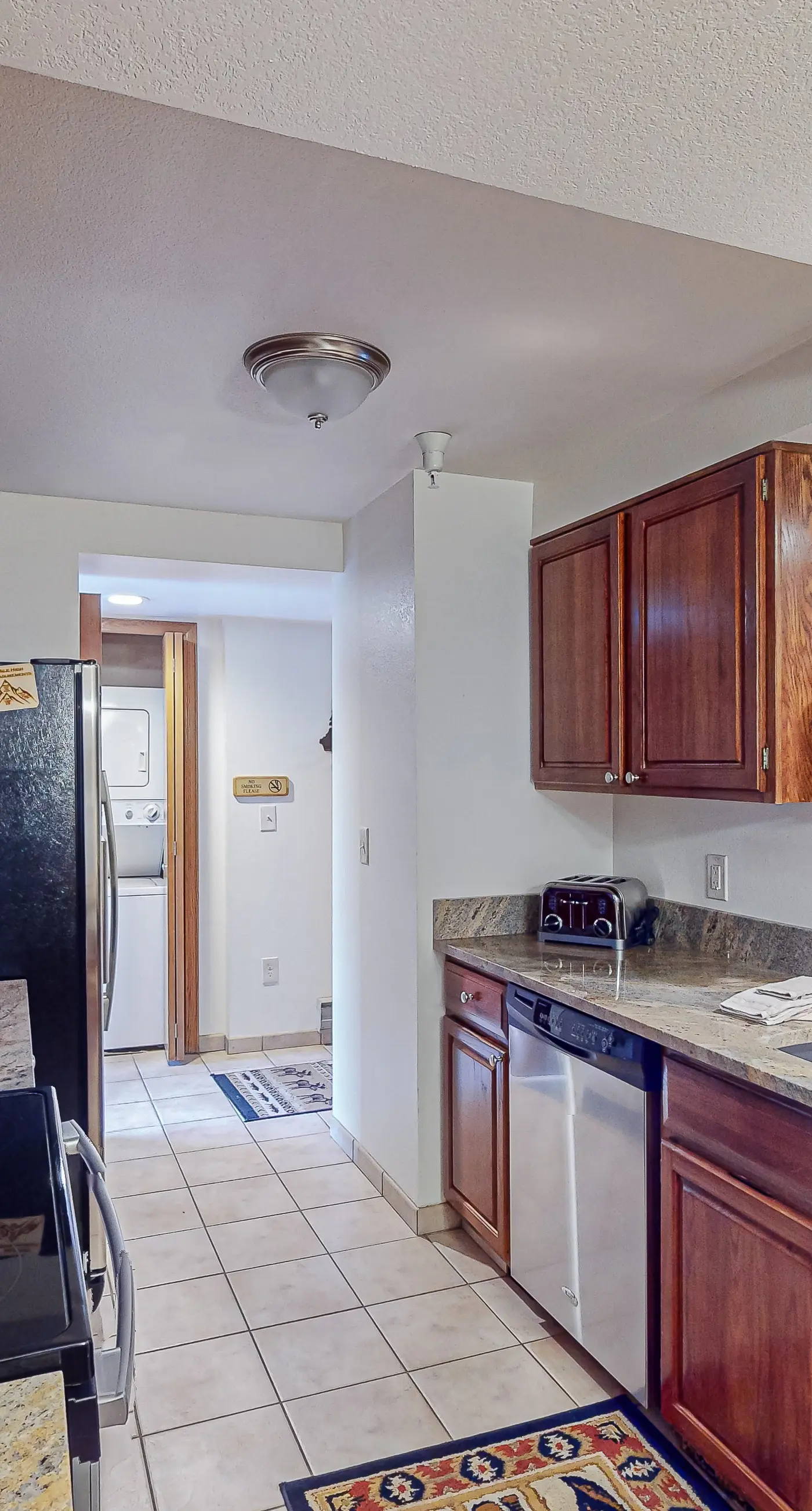 Torian Plum Plaza 606